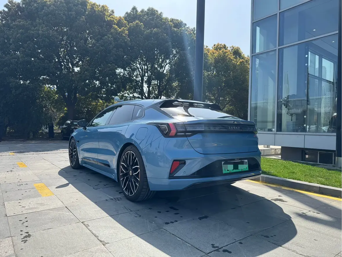 ZEEKR 001