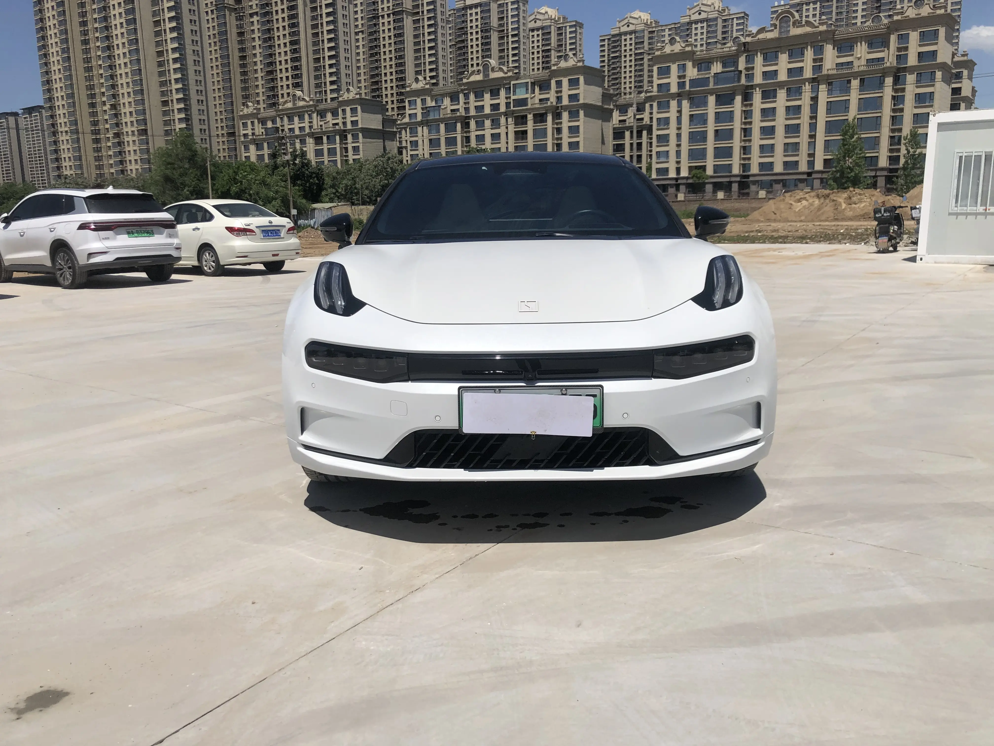 ZEEKR 001