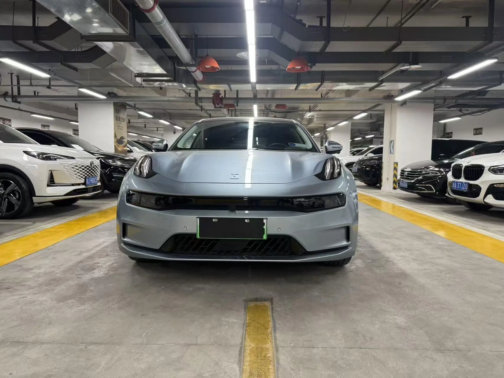 ZEEKR 001