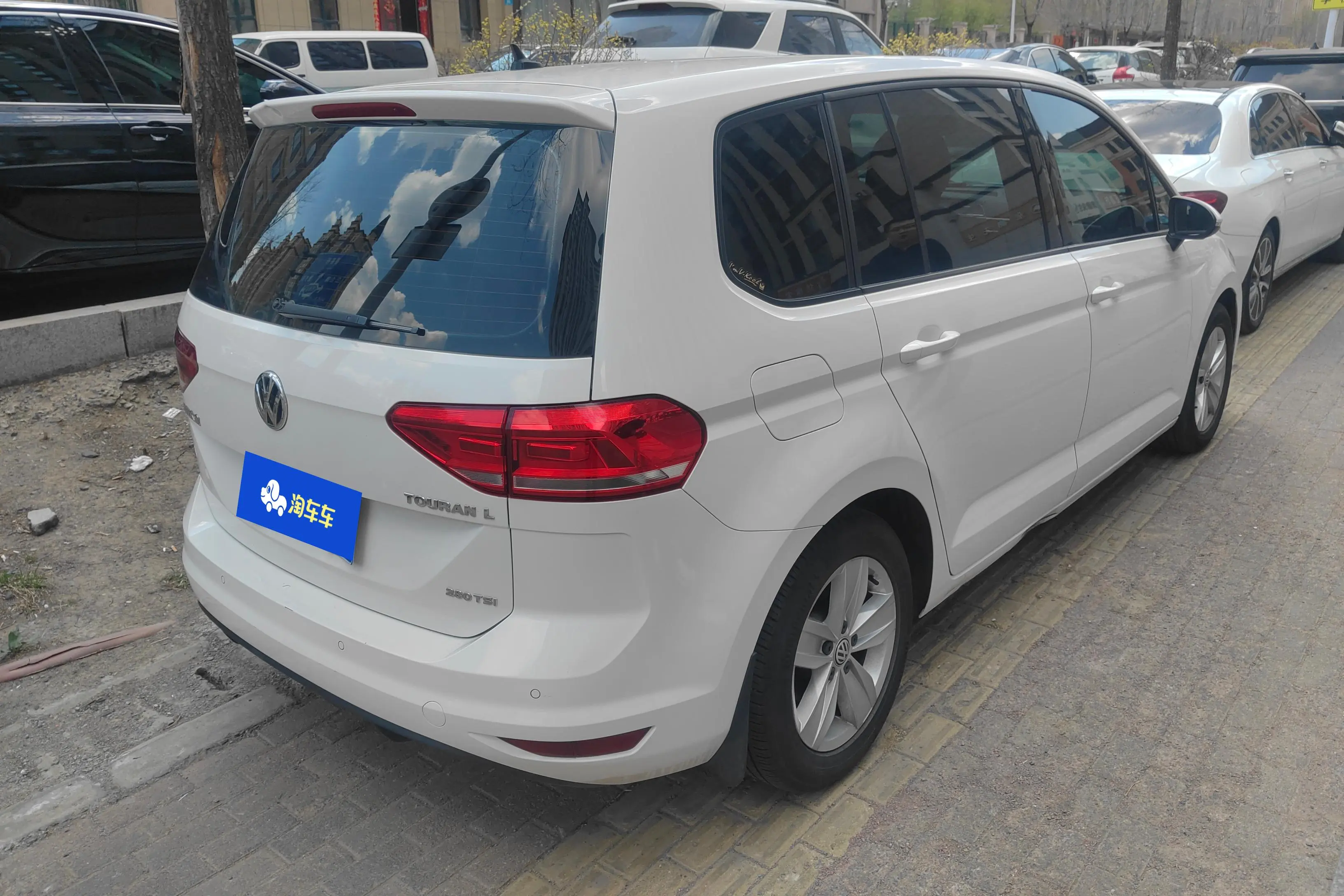 Volkswagen Touran L