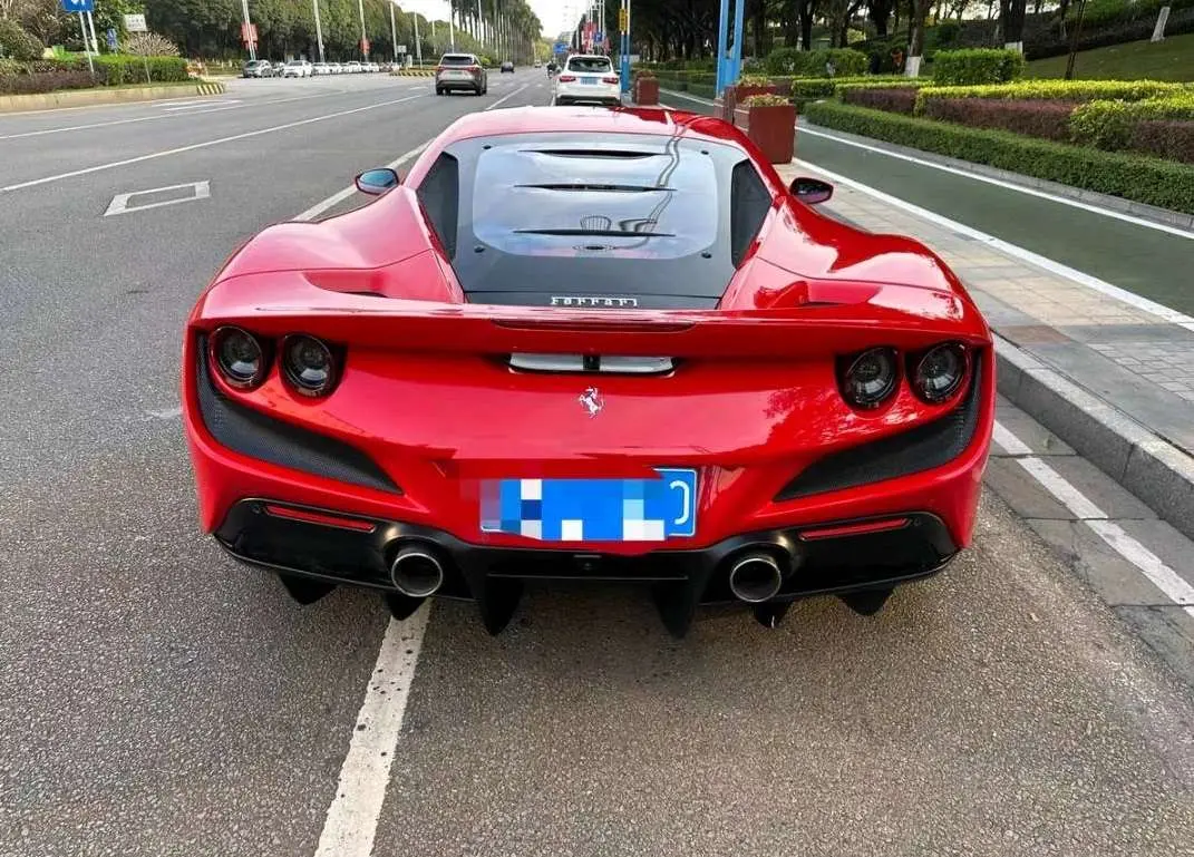 Ferrari F8