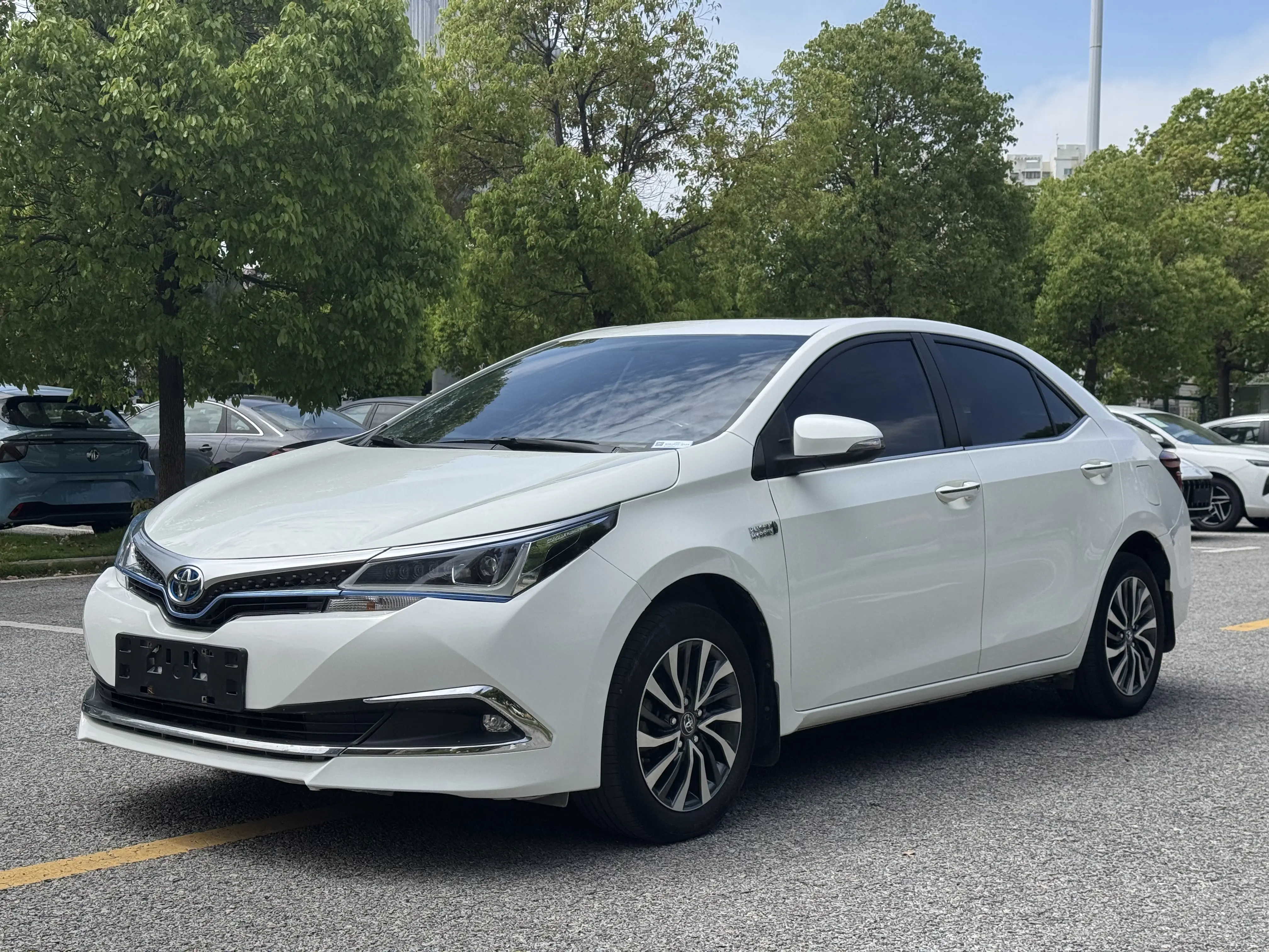 Toyota Corolla Dual Engine E+