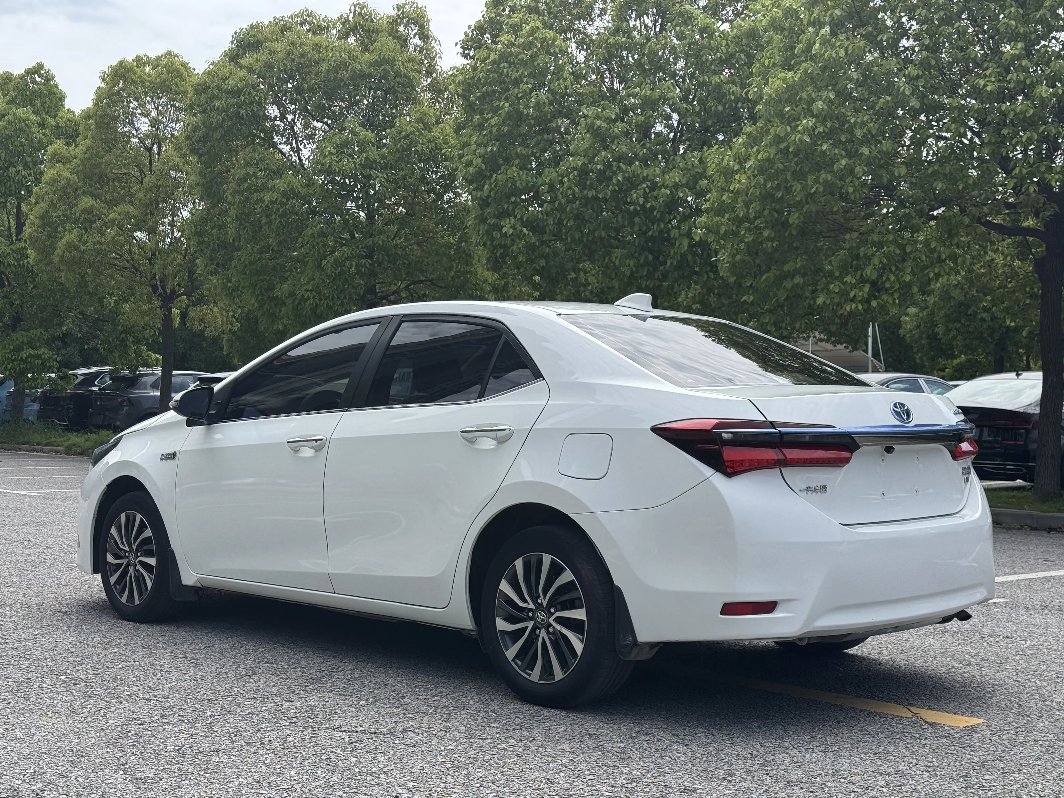 Toyota Corolla Dual Engine E+