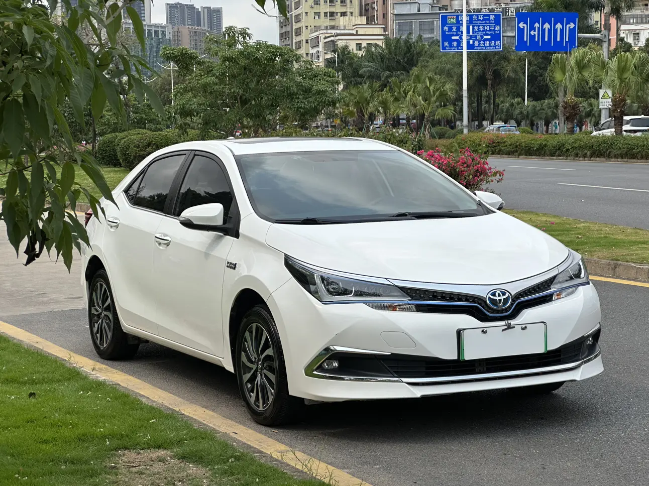 Toyota Corolla Dual Engine E+