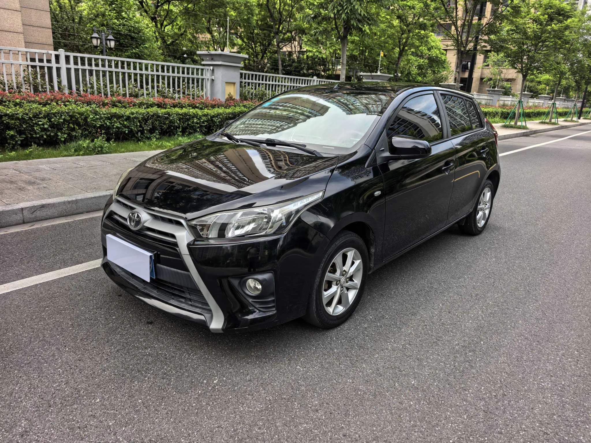 Toyota Yaris L