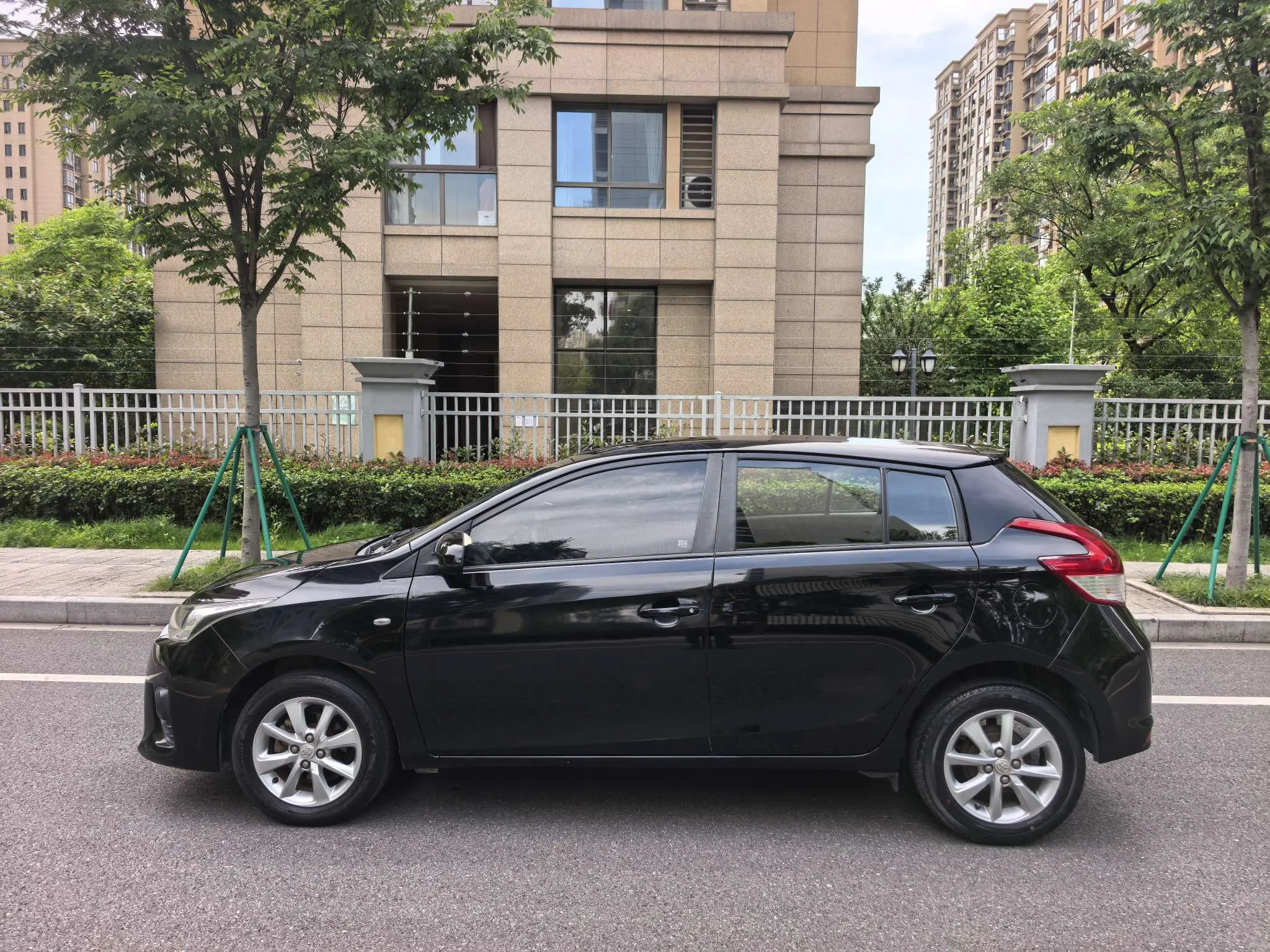 Toyota Yaris L