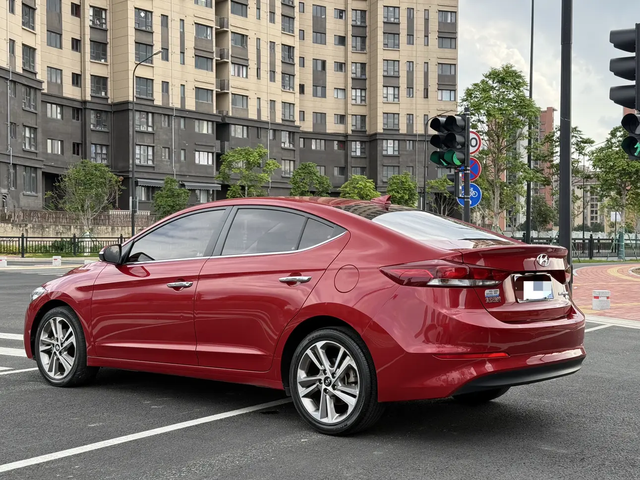 Hyundai Lead