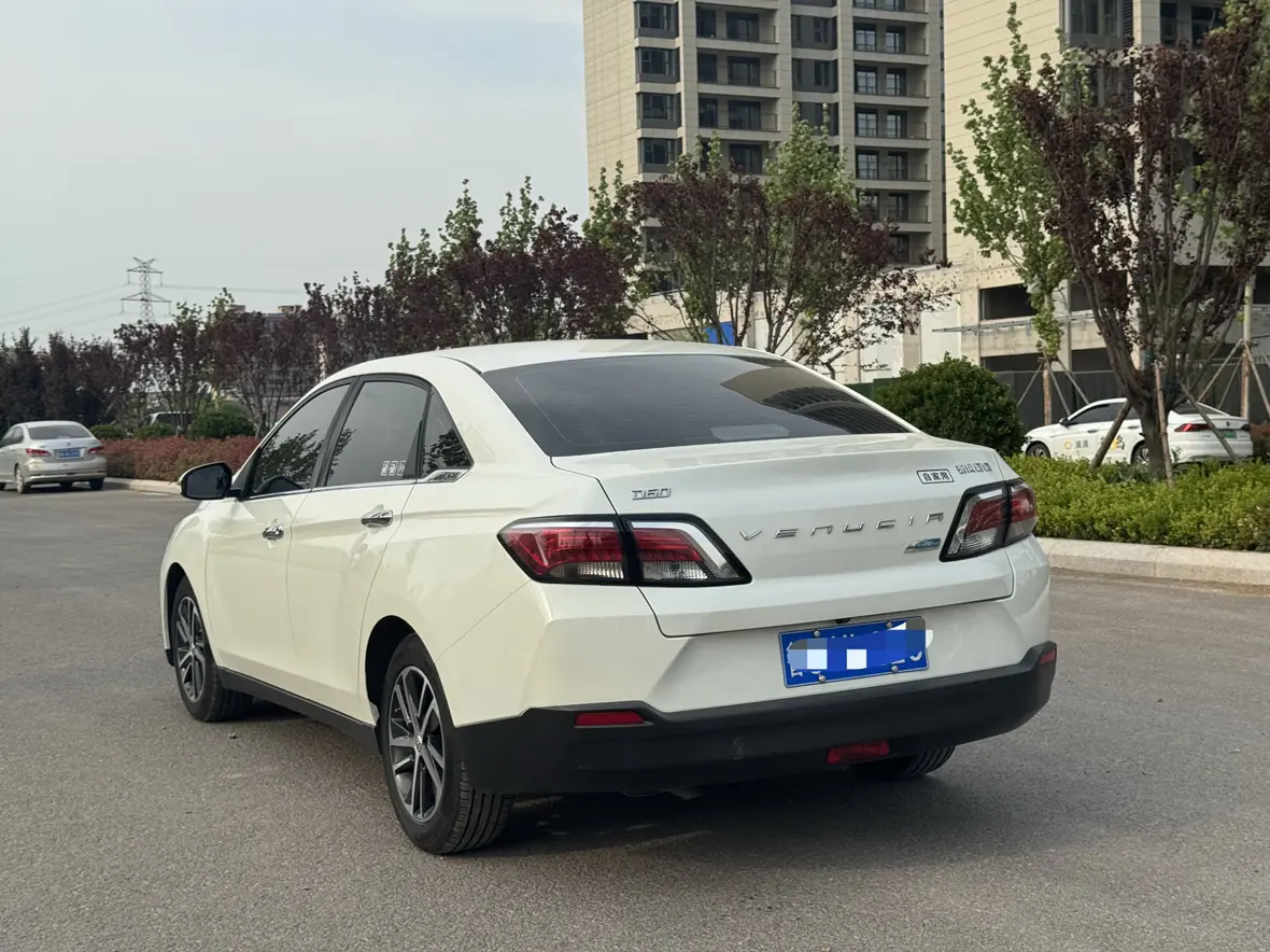 Kai Chen Venucia D60