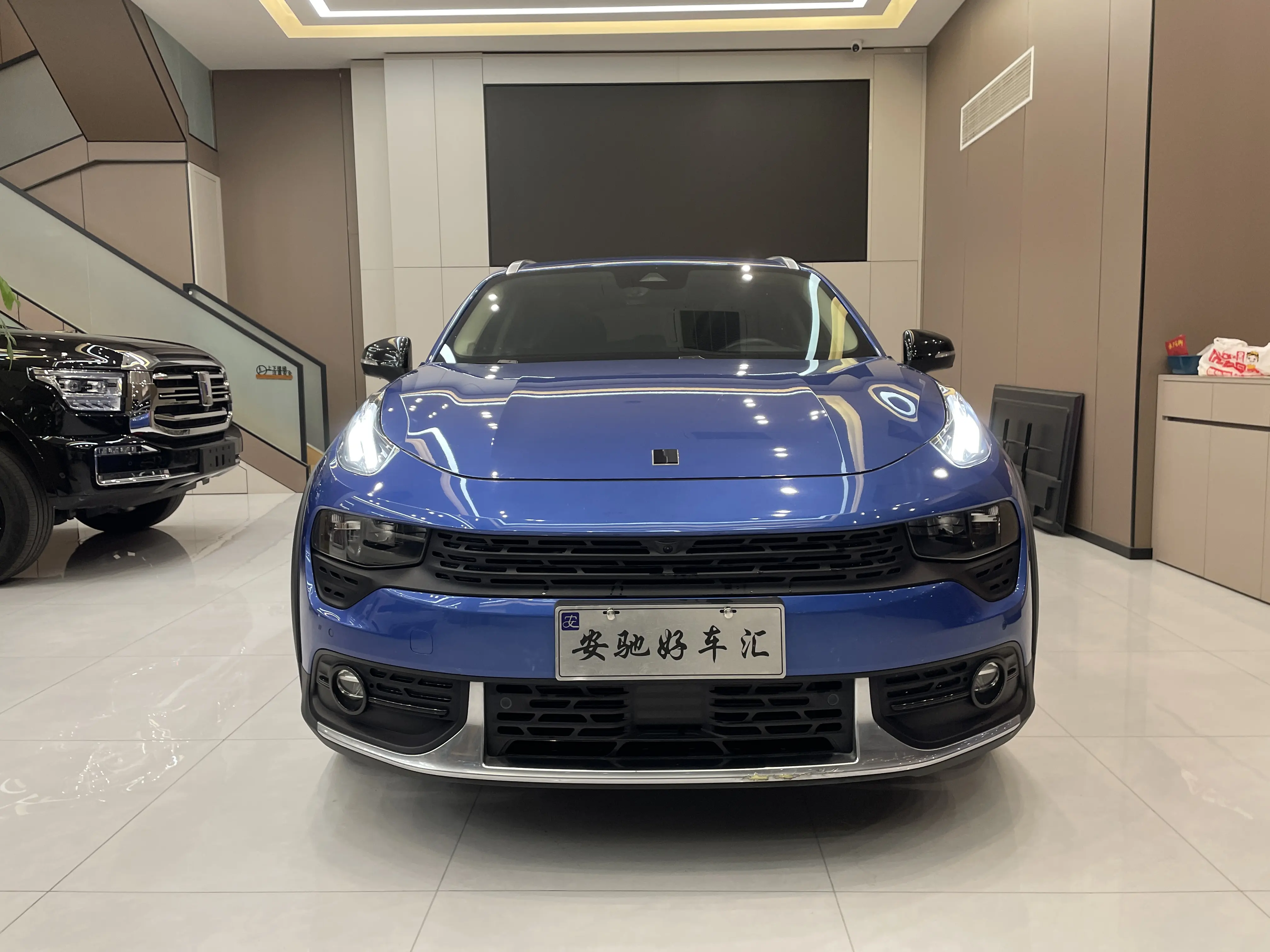 Lynk & Co 02