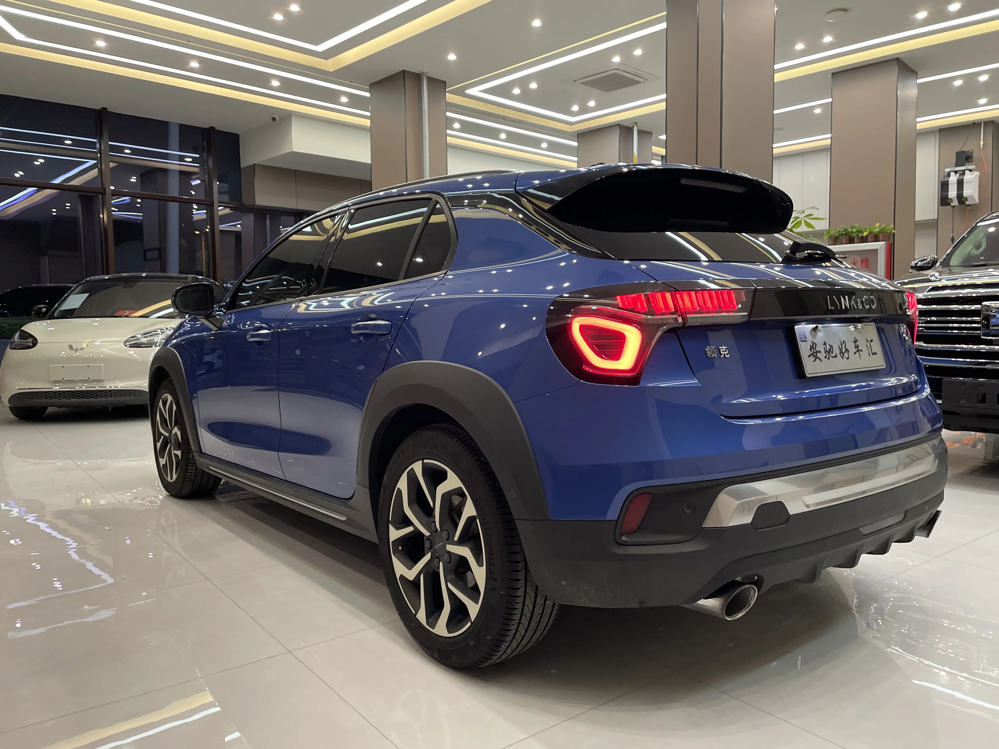 Lynk & Co 02