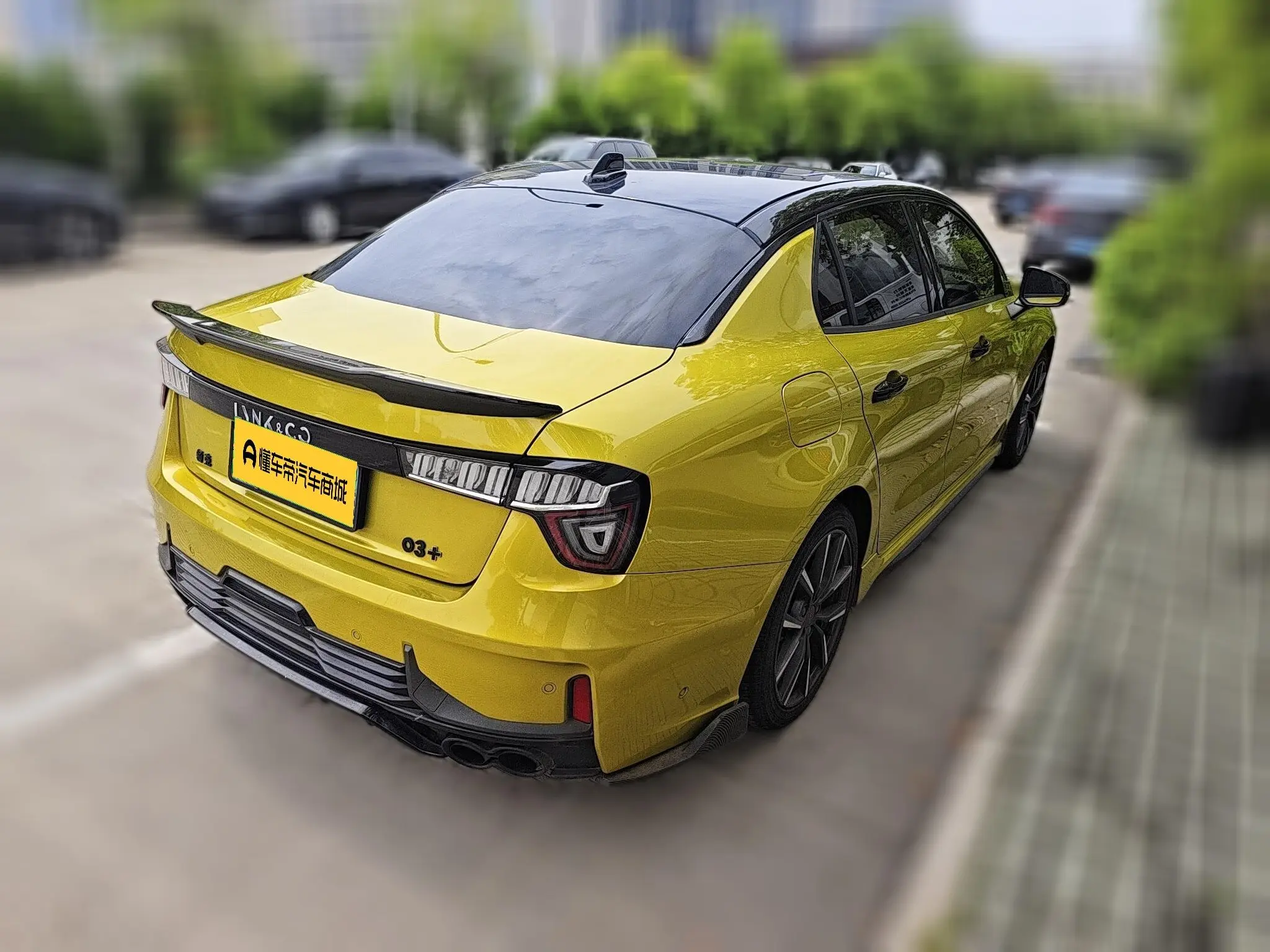 Lynk & Co 03
