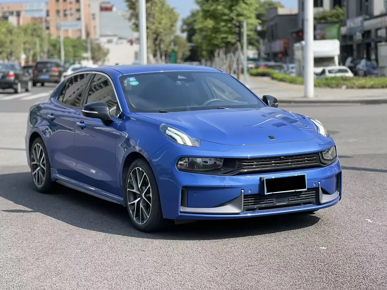 Lynk & Co 03