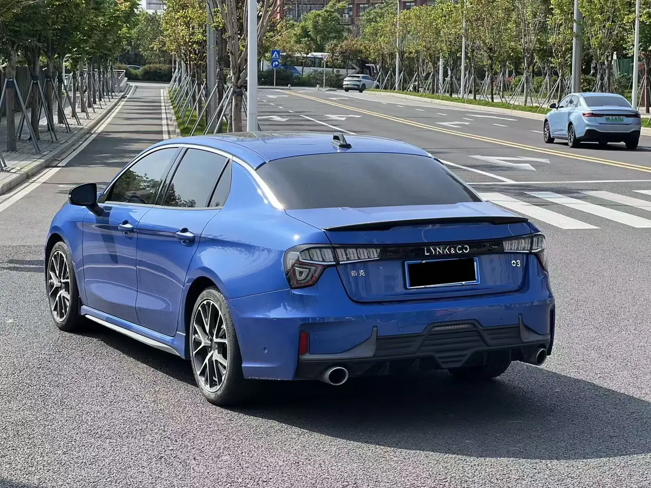 Lynk & Co 03