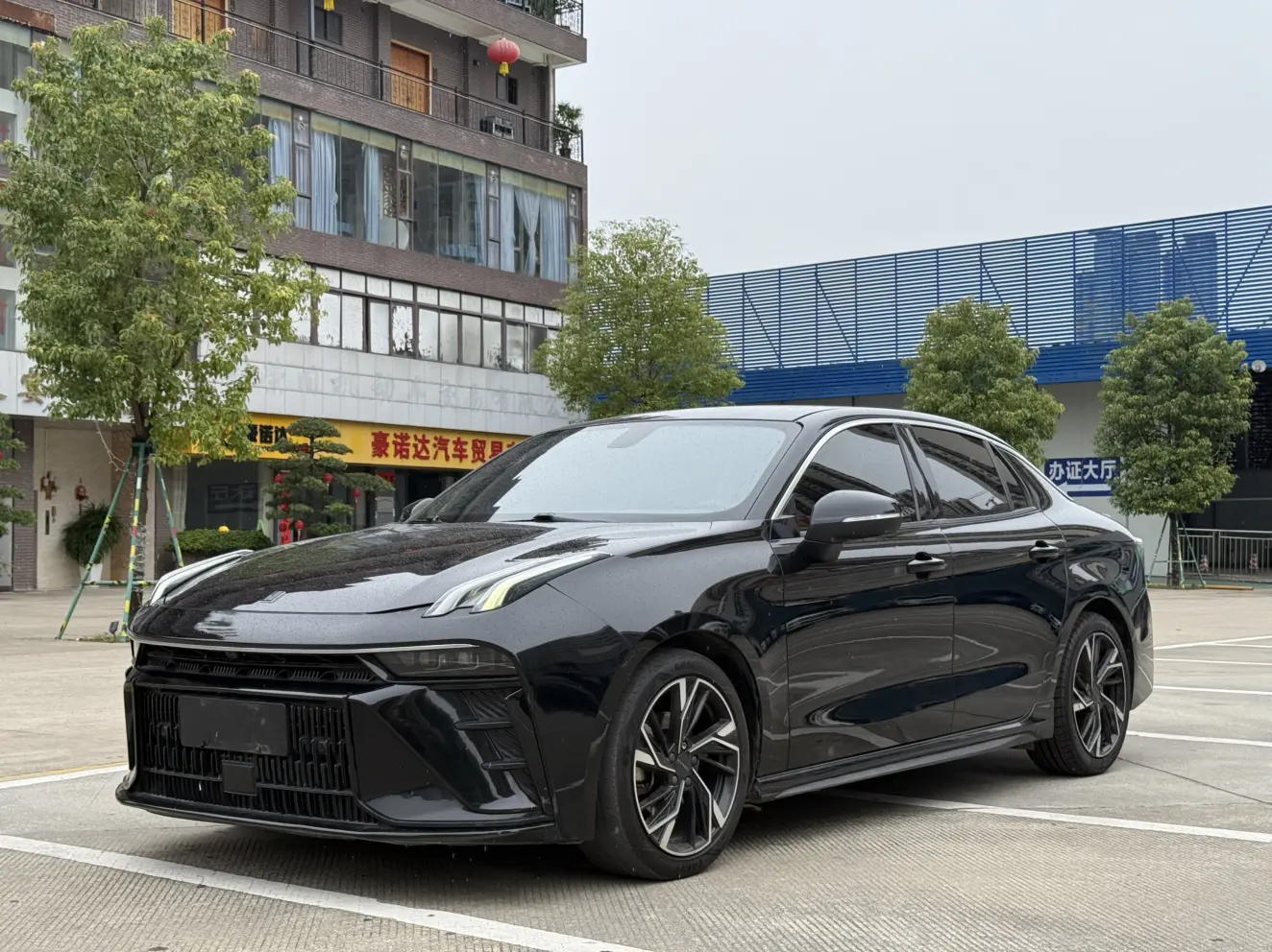 Lynk & Co 03