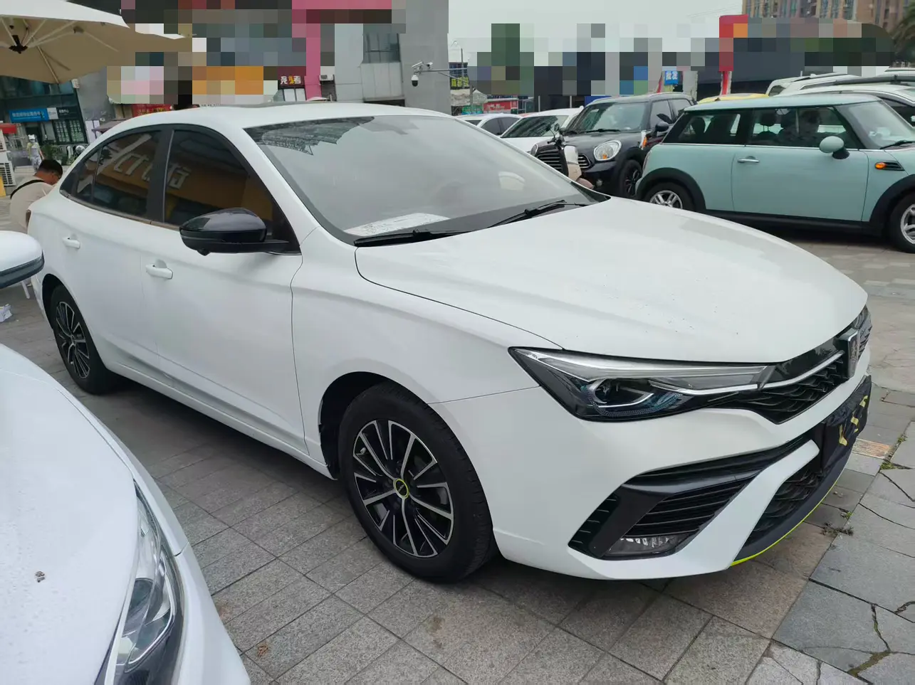 Roewe i5