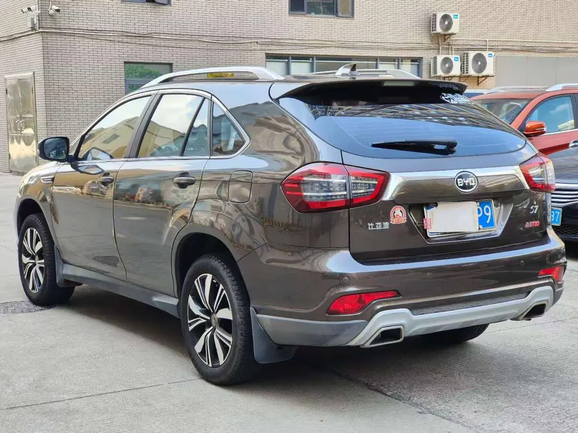 BYD S7