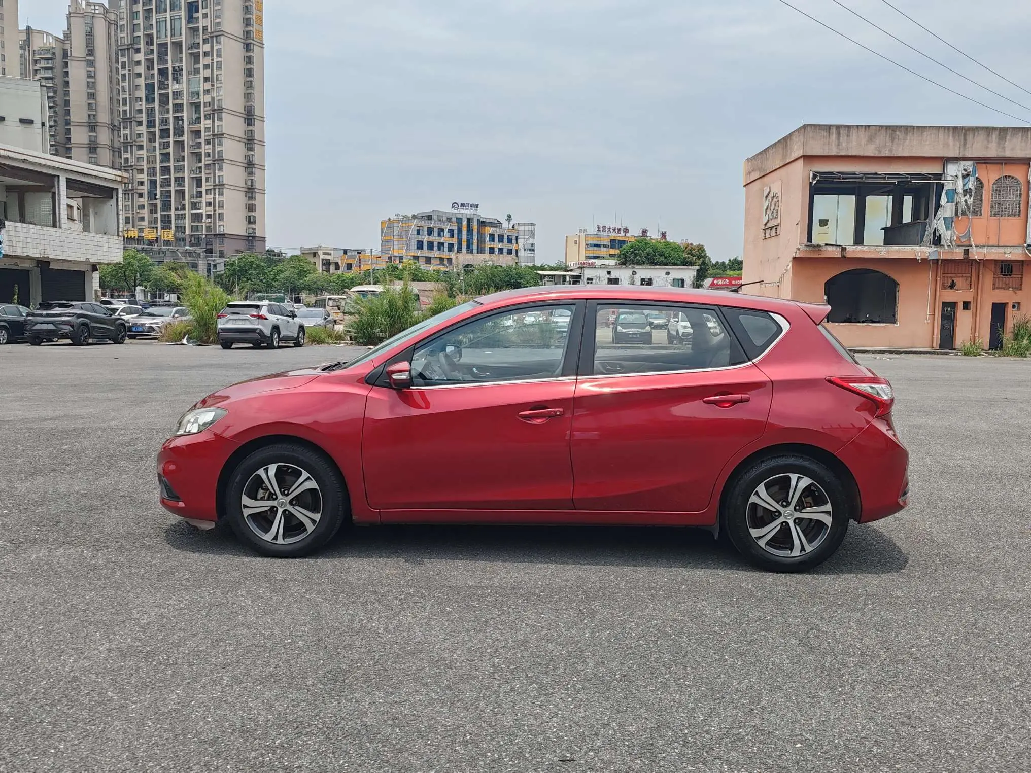 Nissan Tiida