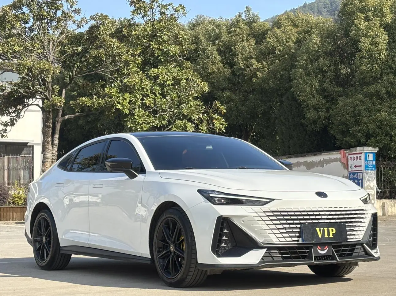 Changan UNI-V