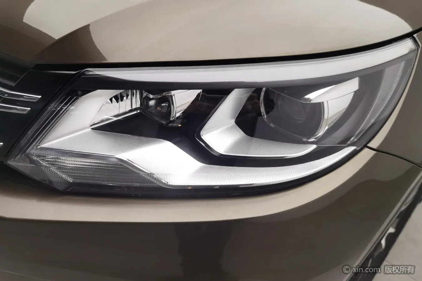 Volkswagen Tiguan (Tharu)