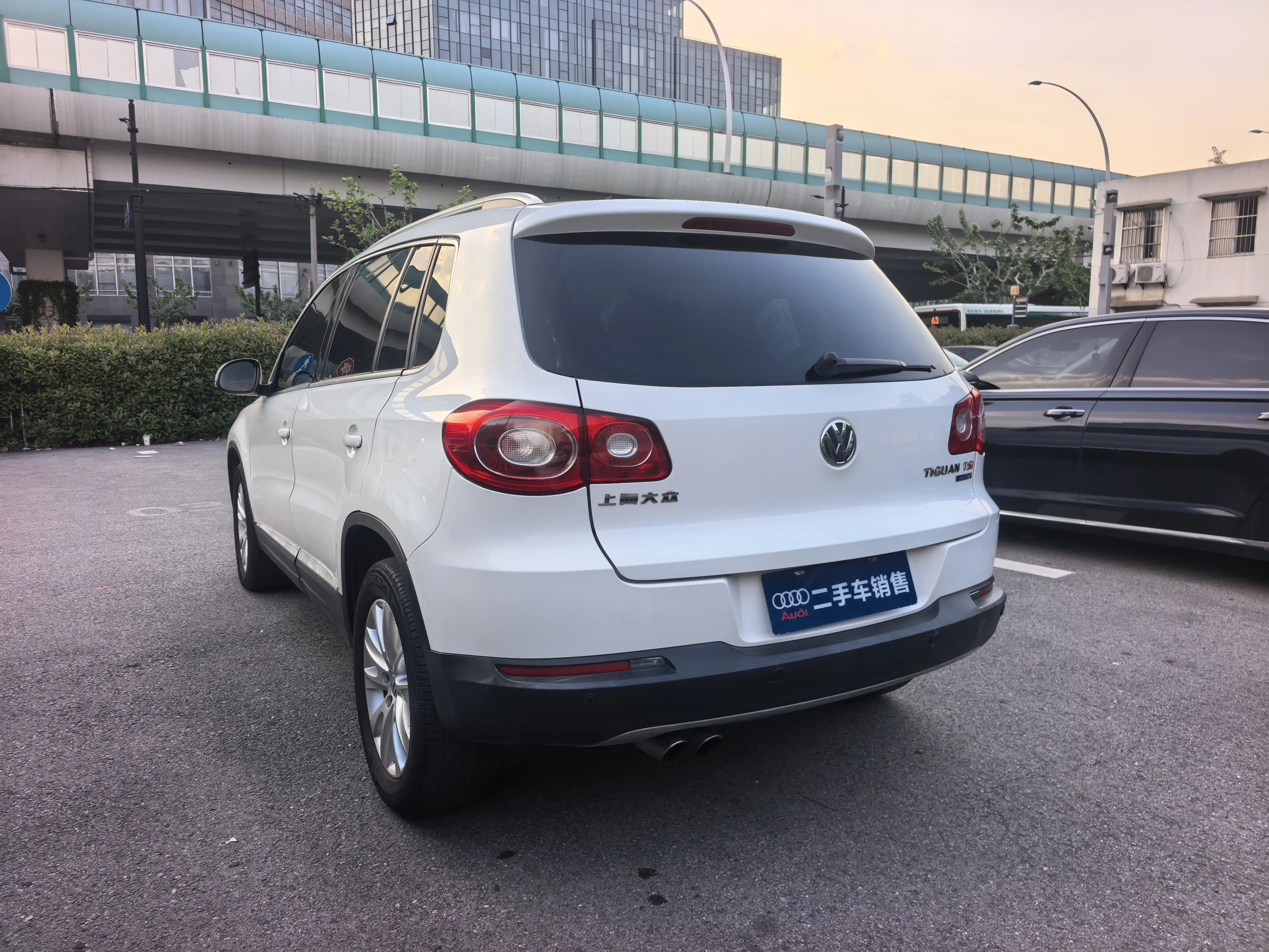 Volkswagen Tiguan (Tharu)