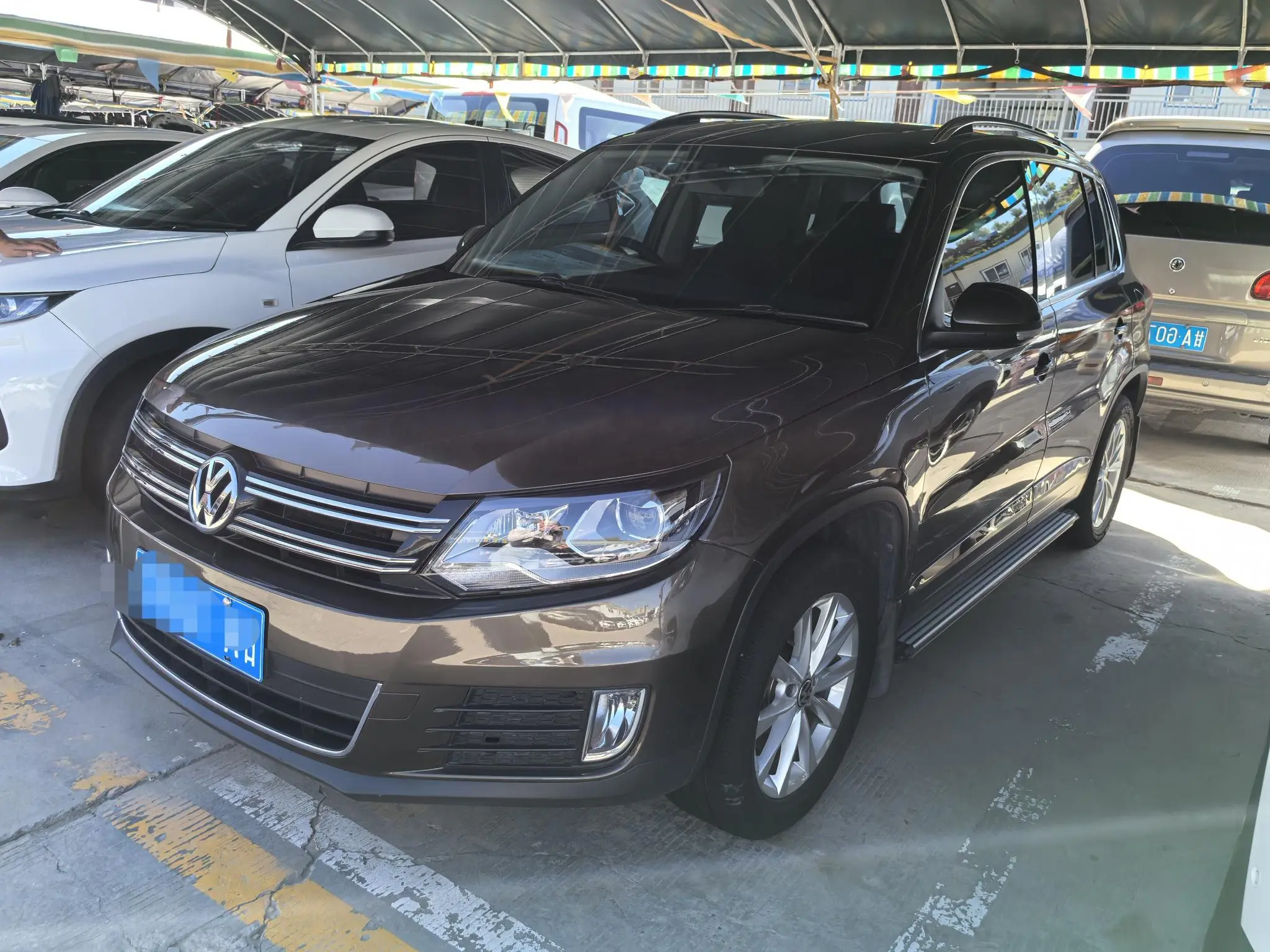 Volkswagen Tiguan (Tharu)