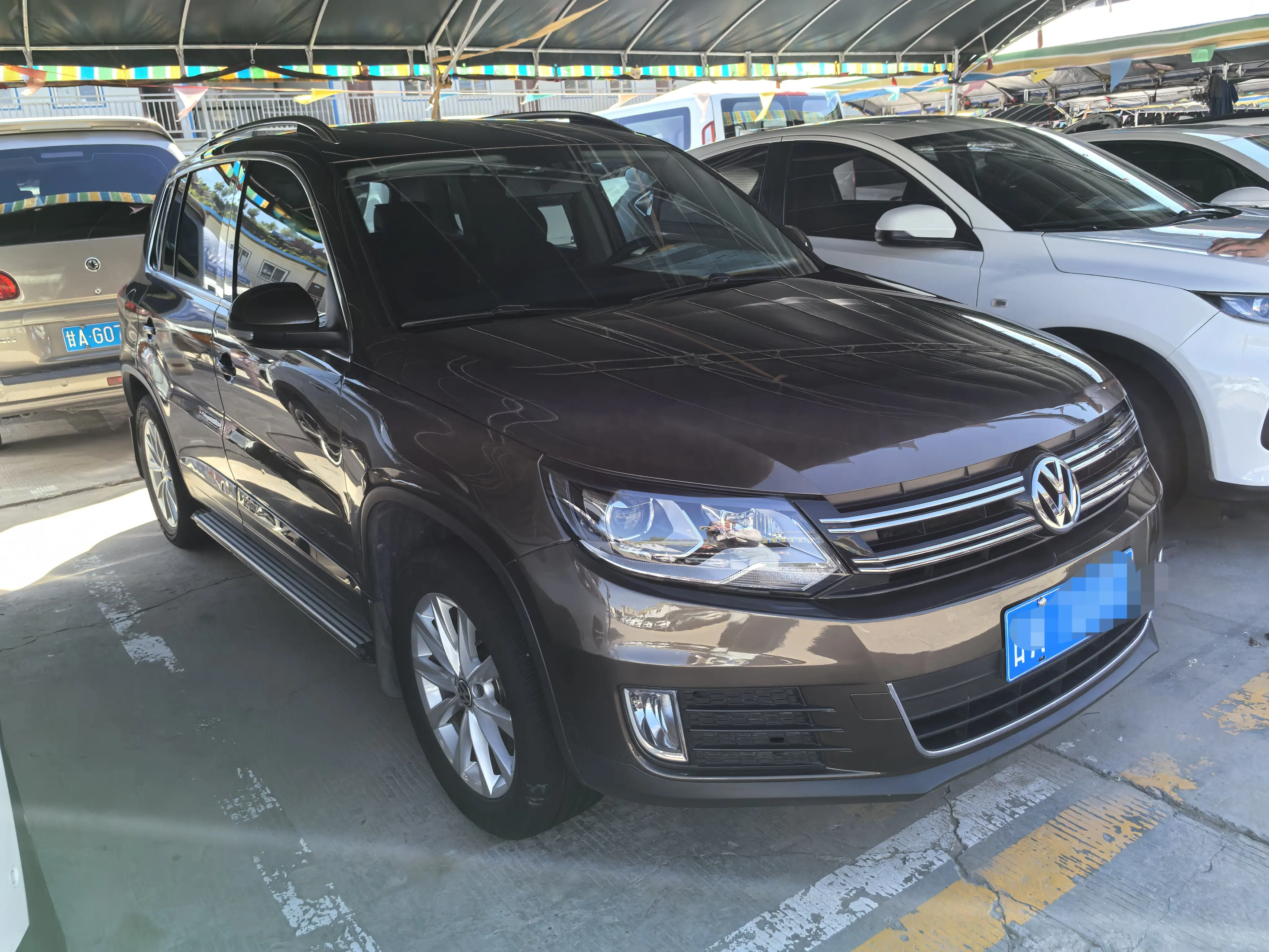 Volkswagen Tiguan (Tharu)