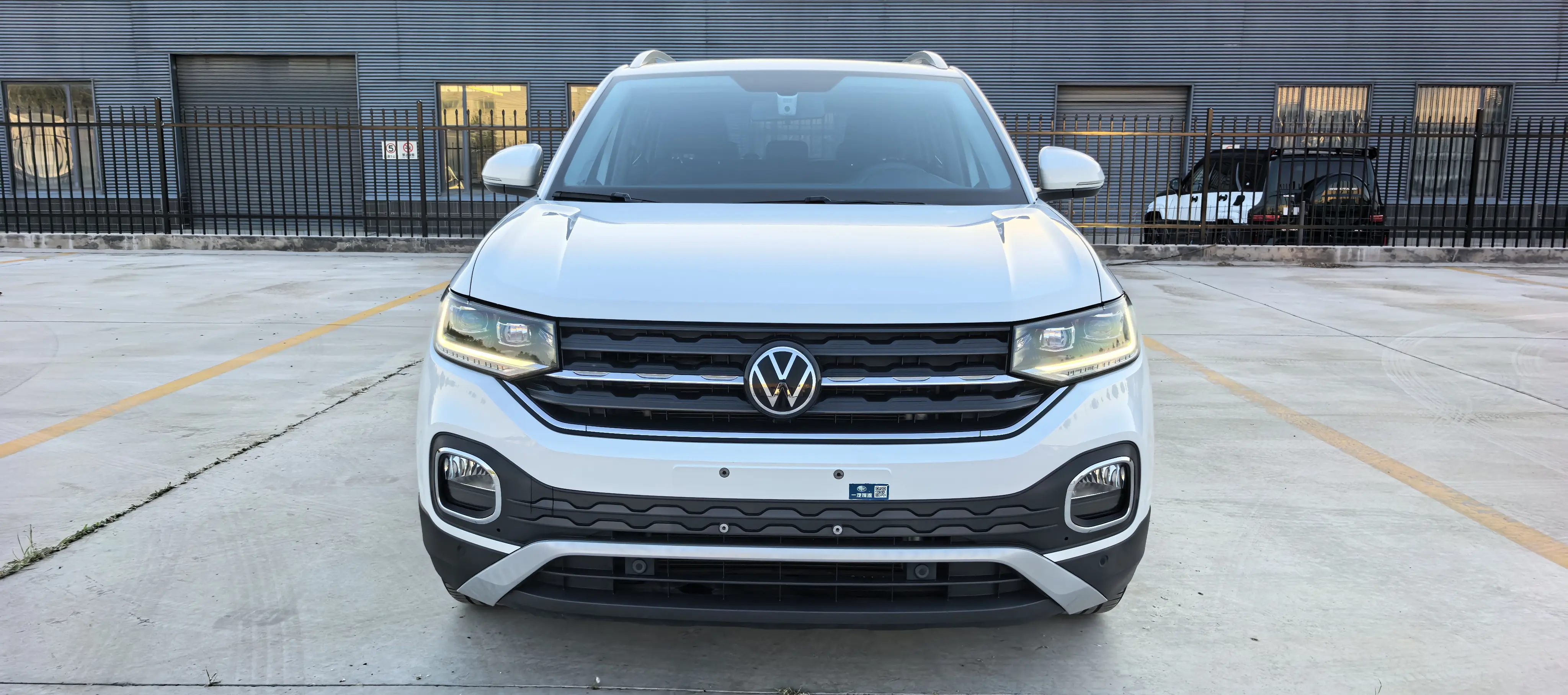 Volkswagen Explore the shadows