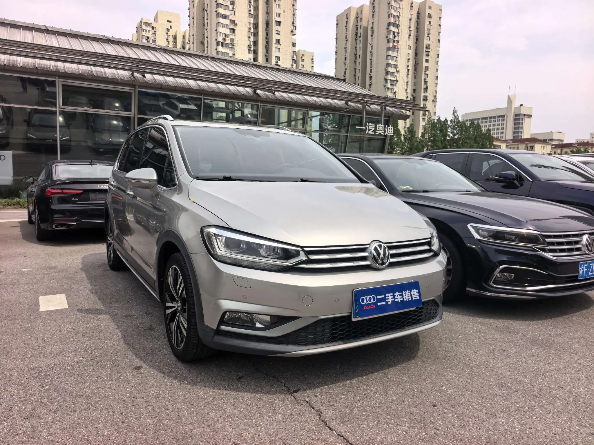 Volkswagen Touran L