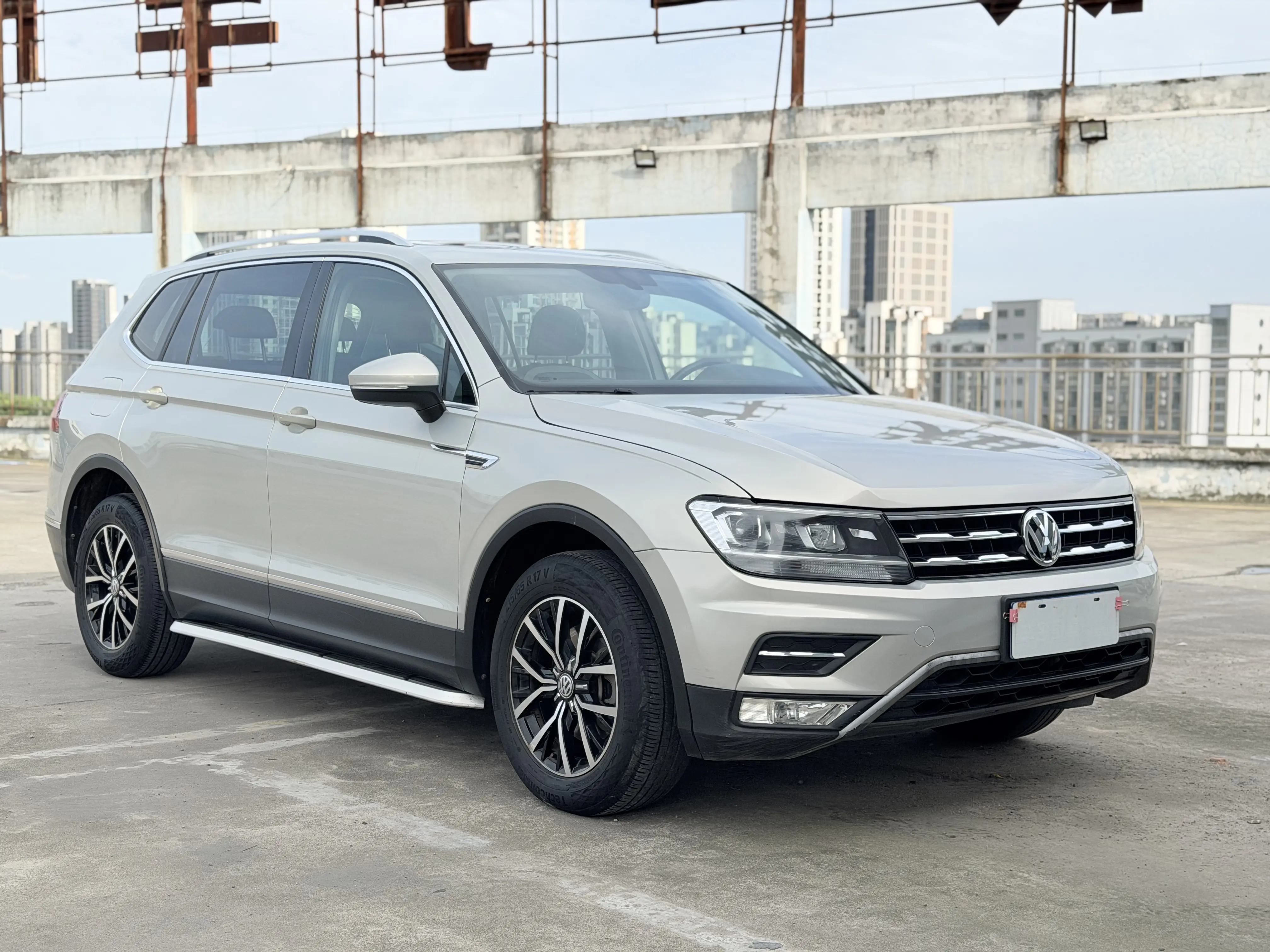 Volkswagen Tiguan L