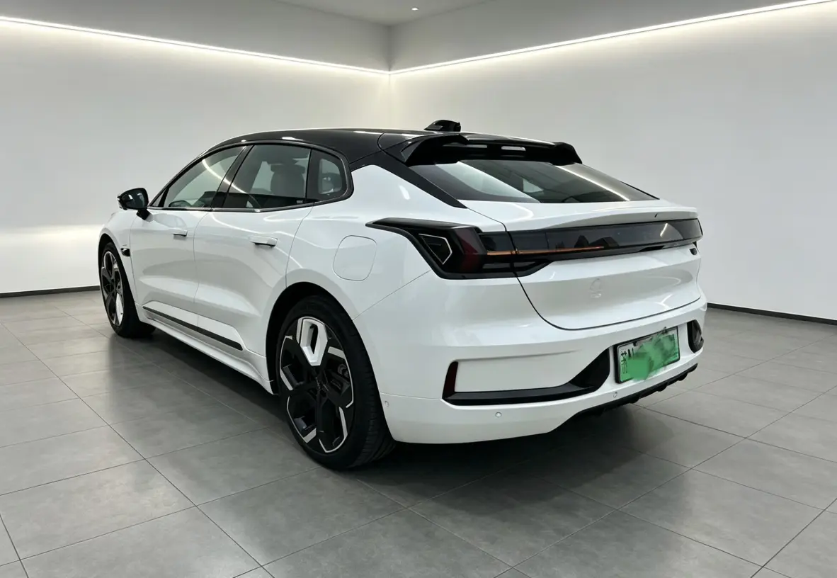 ZEEKR 001