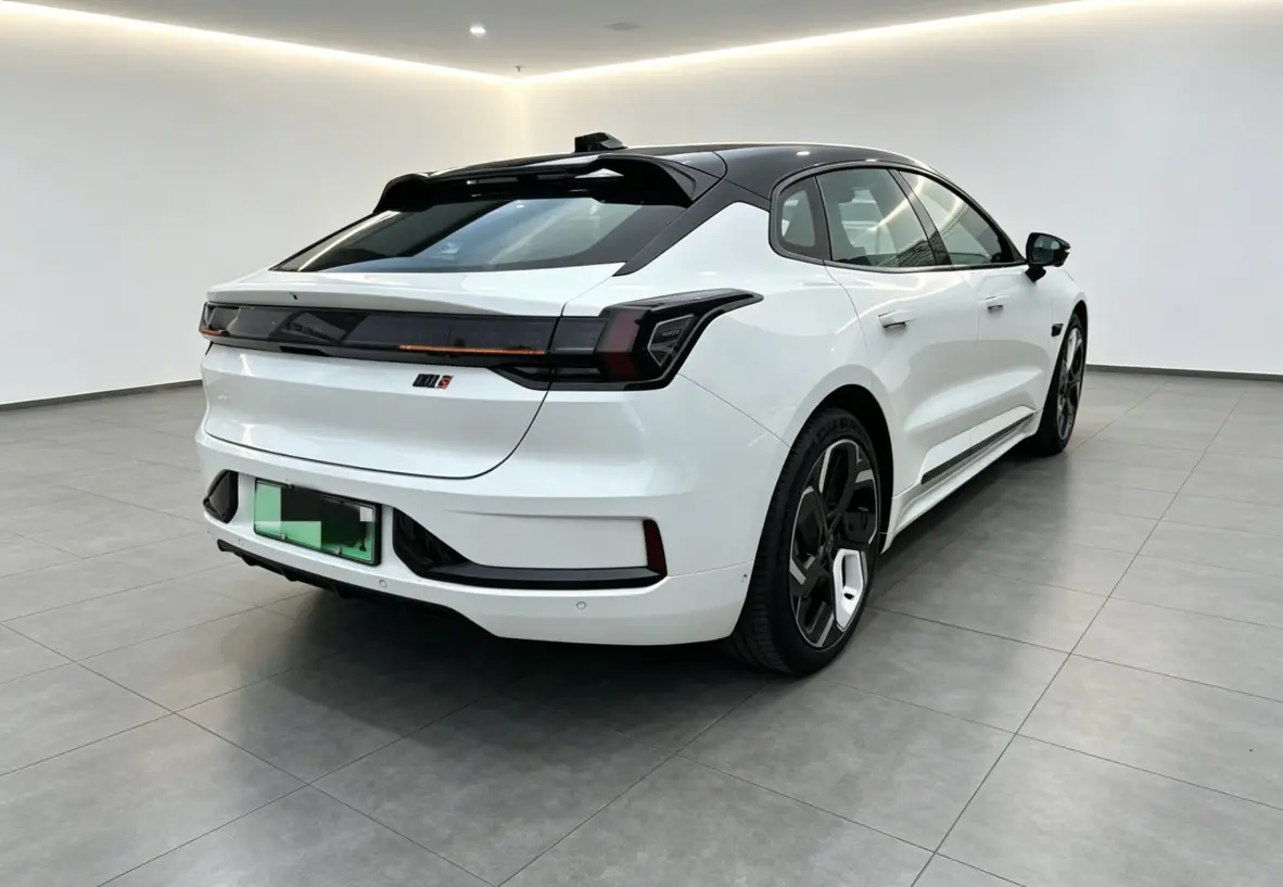 ZEEKR 001