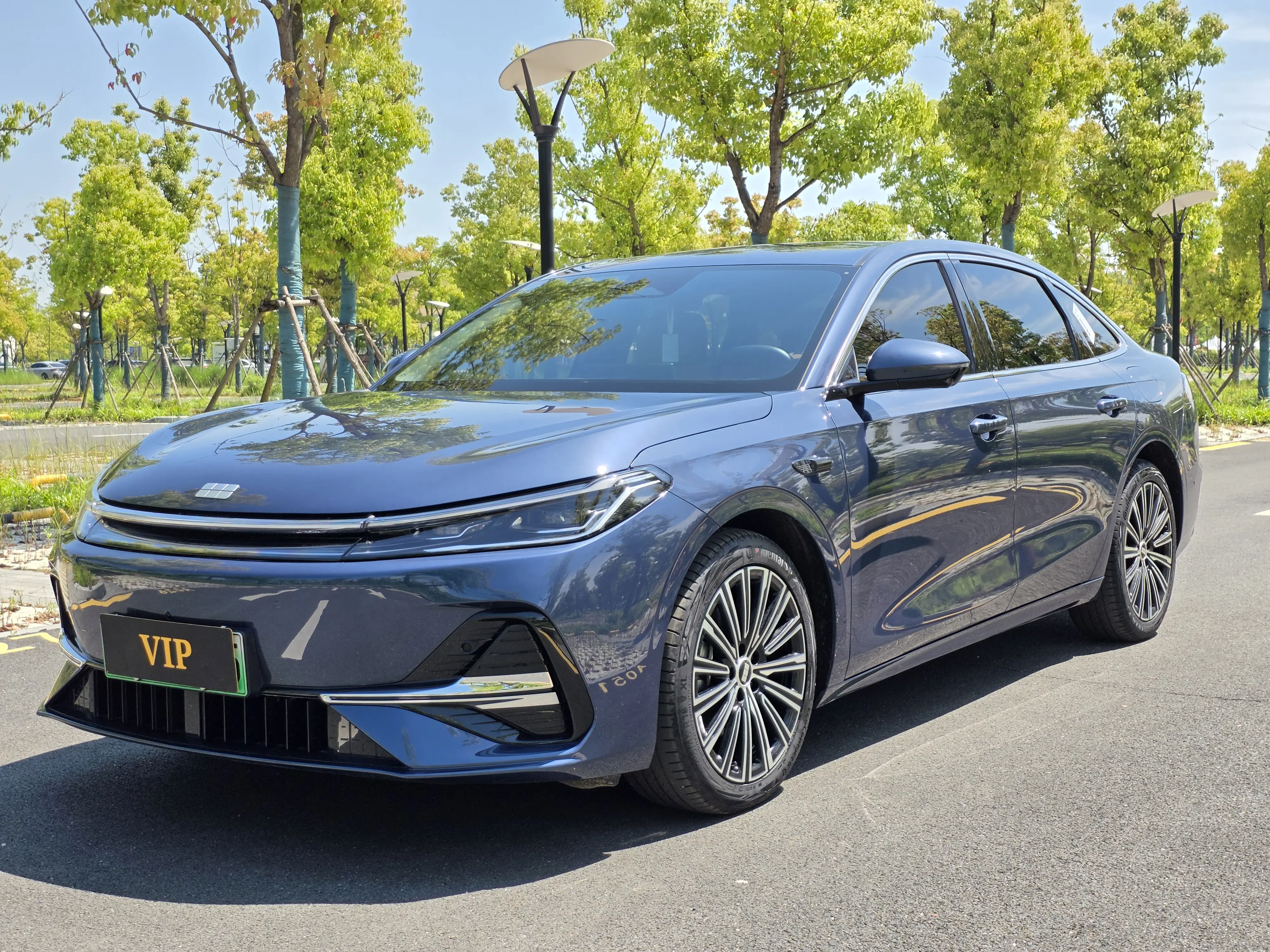 Geely Galaxy A7 EM