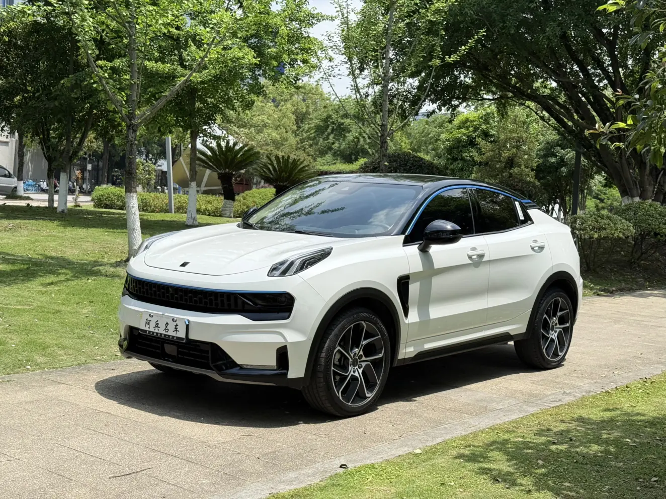 Lynk & Co 05