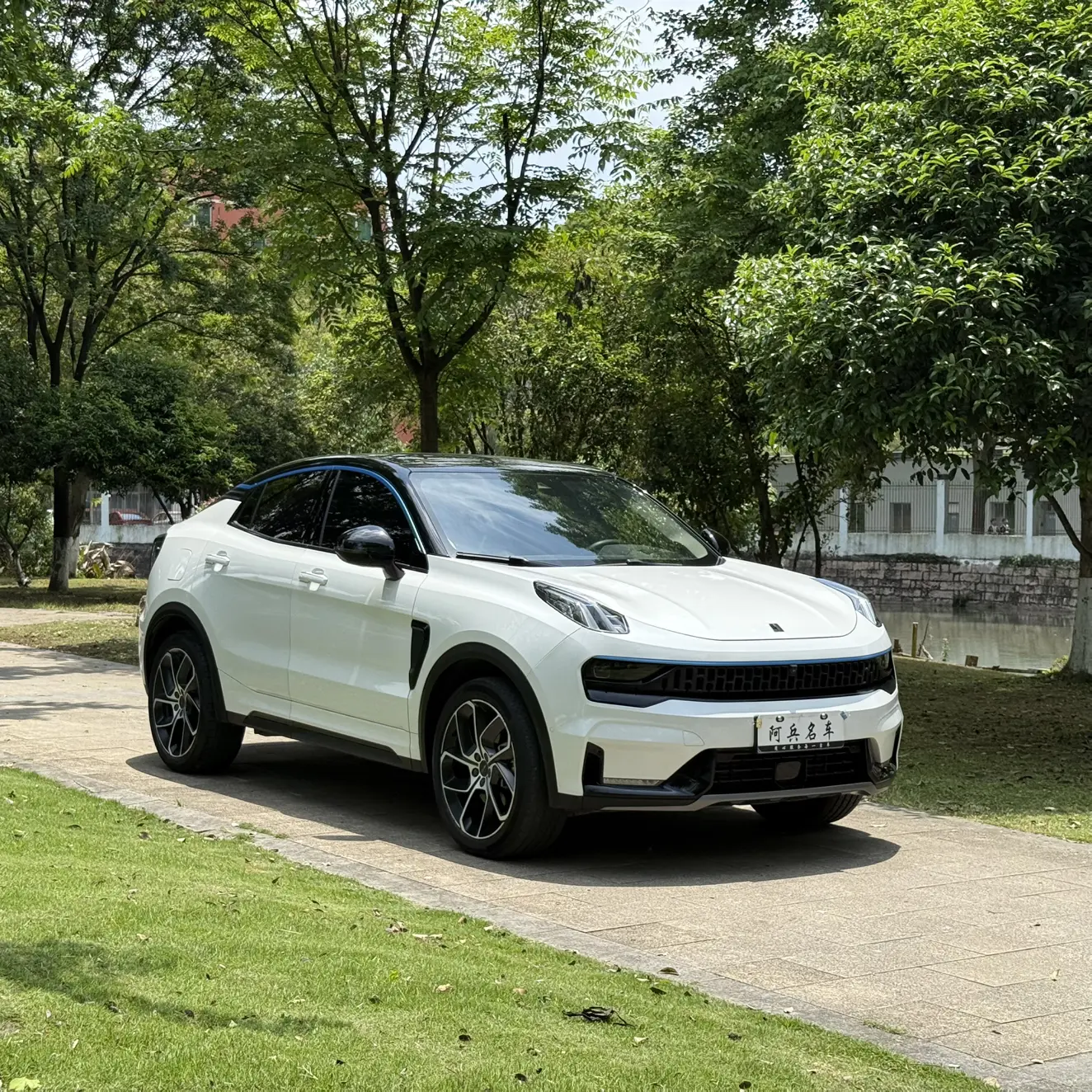 Lynk & Co 05