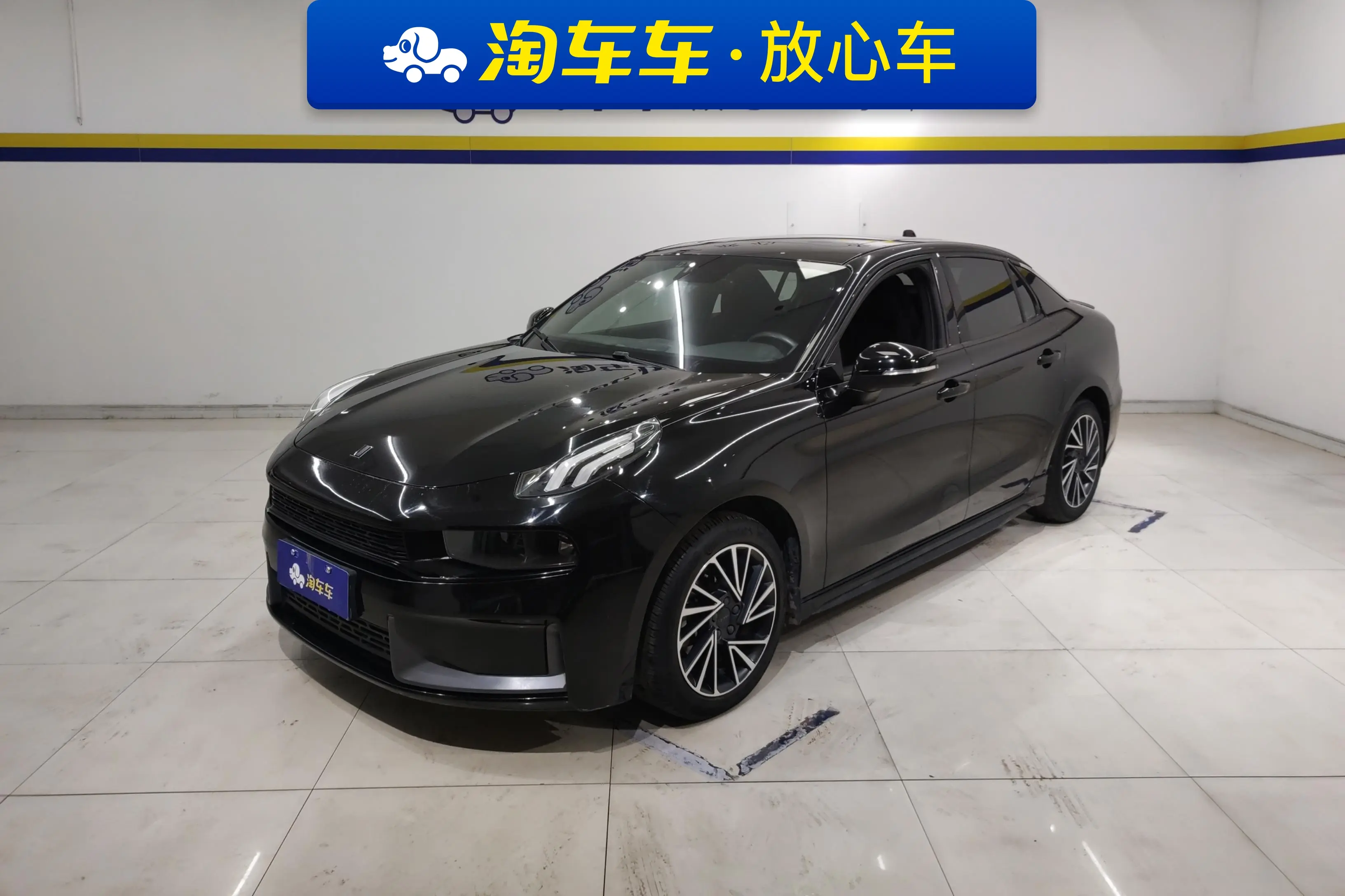 Lynk & Co 03