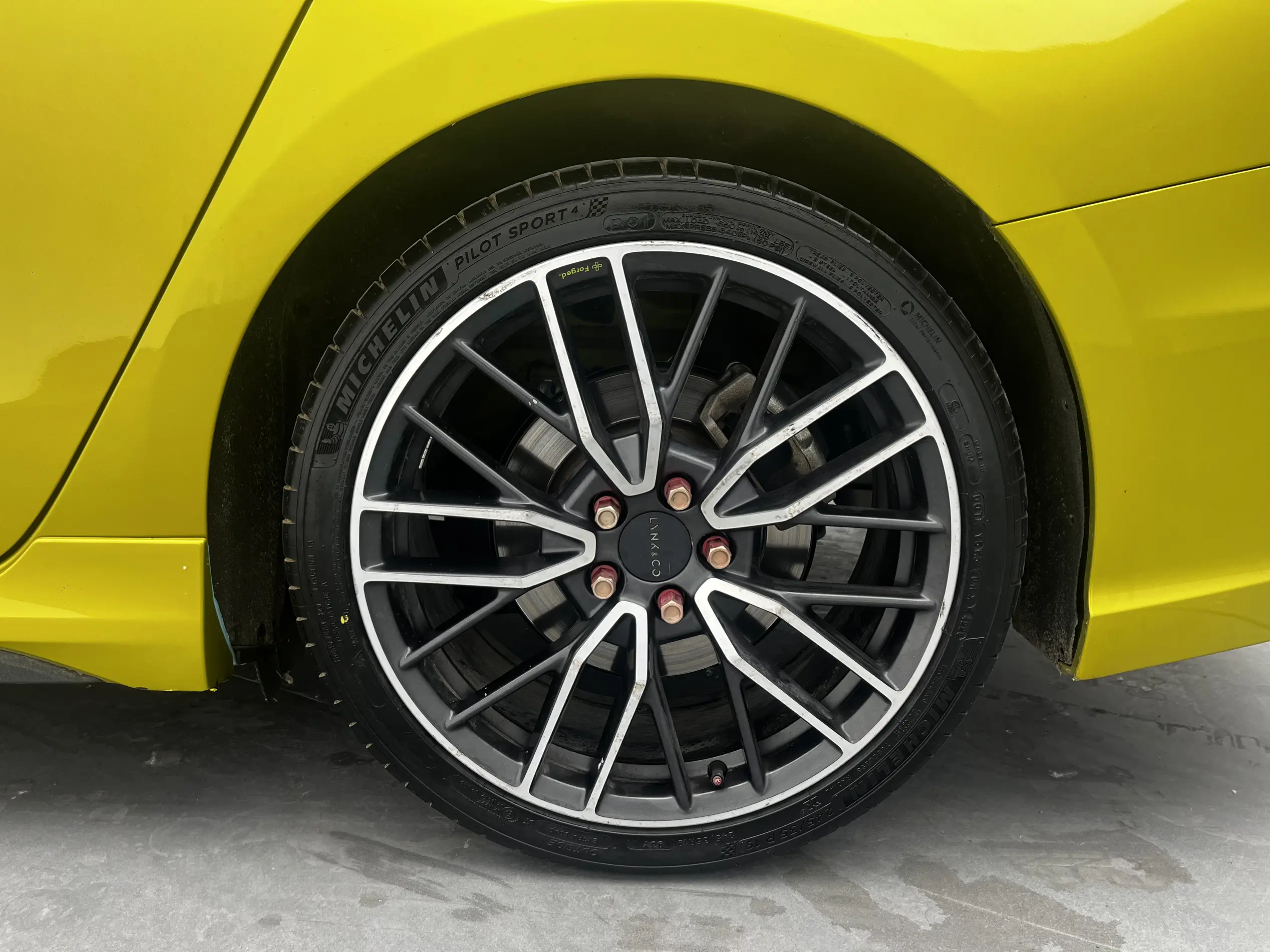 Lynk & Co 03