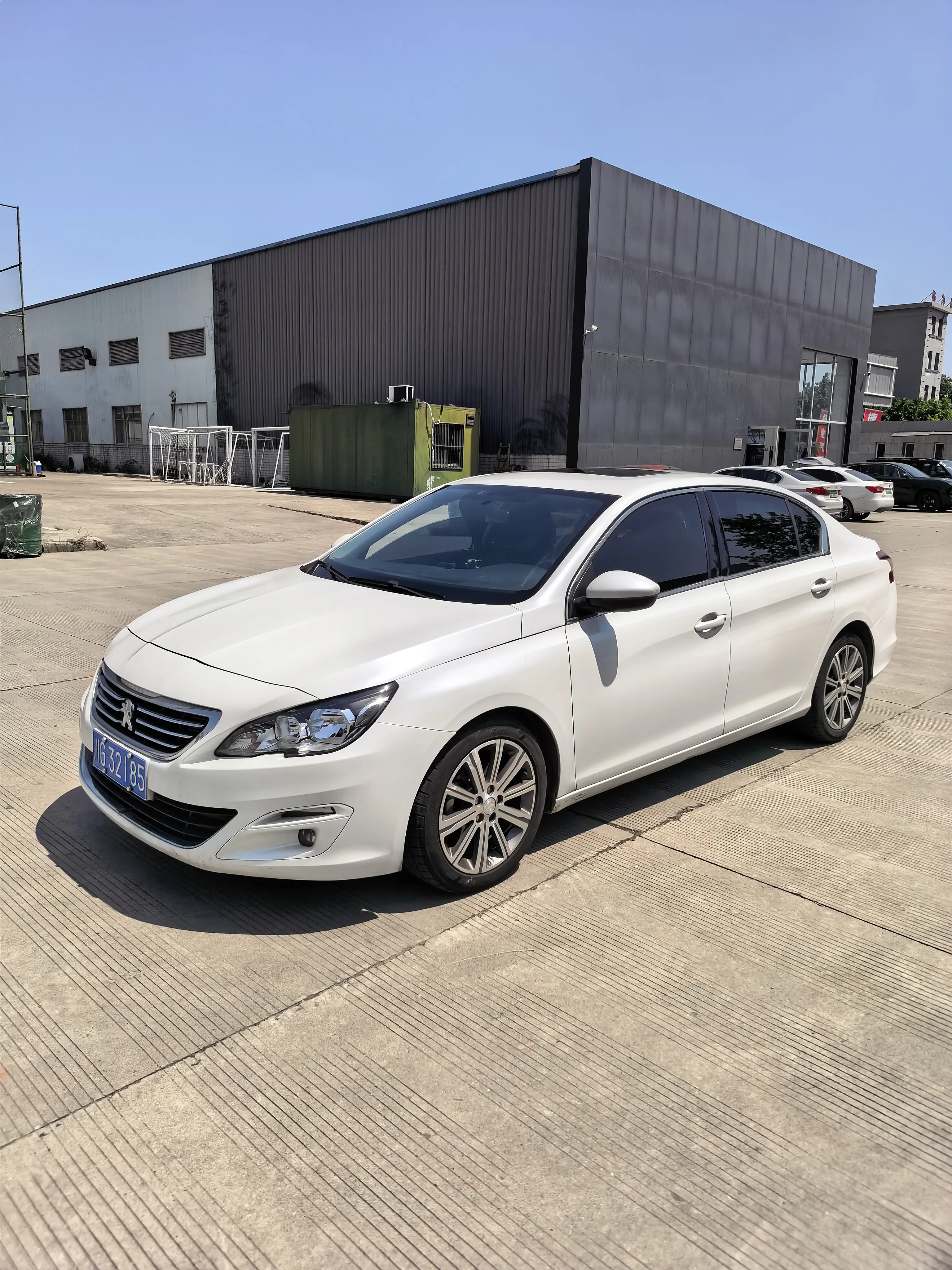 Peugeot 408