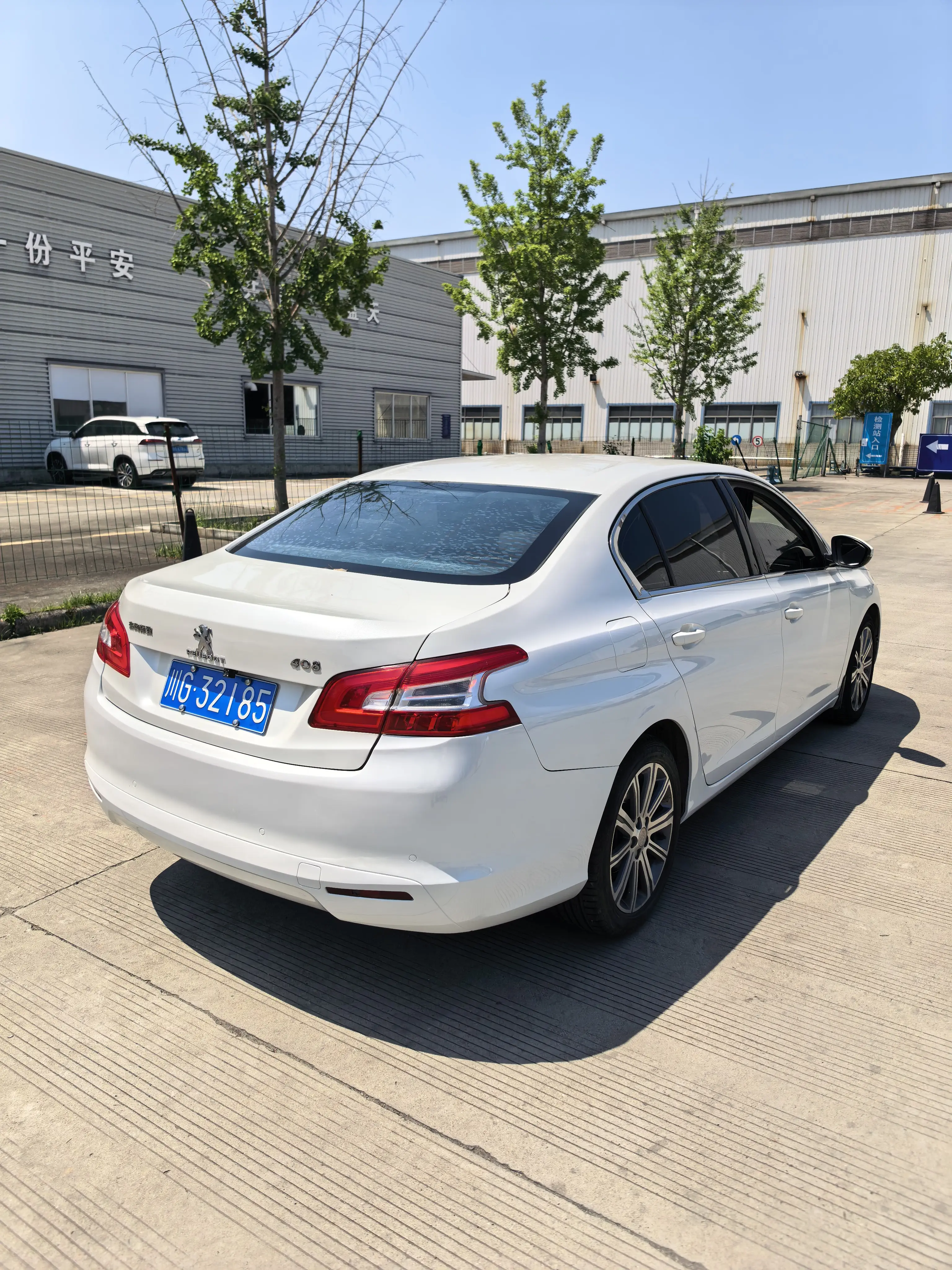 Peugeot 408