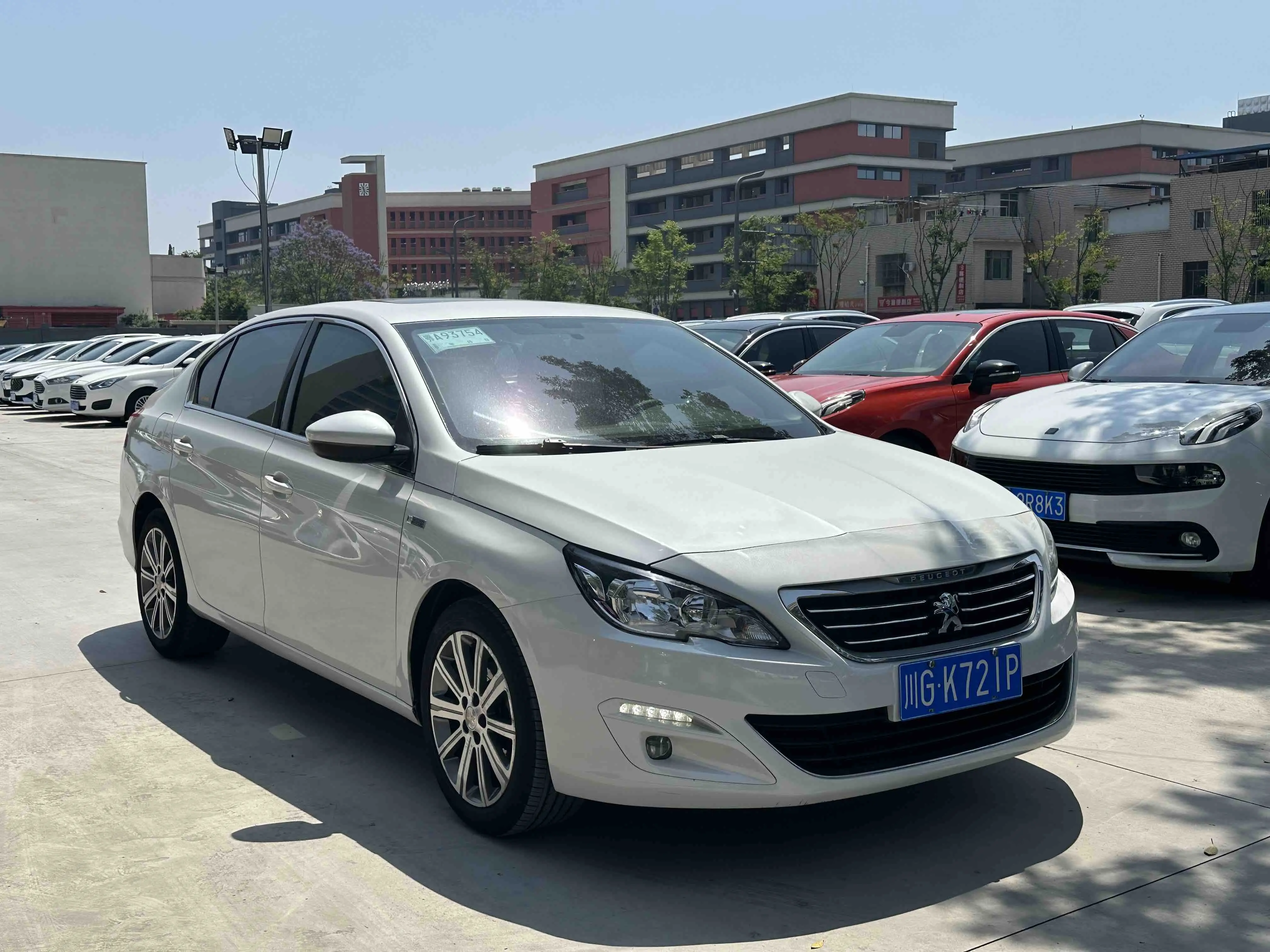 Peugeot 408