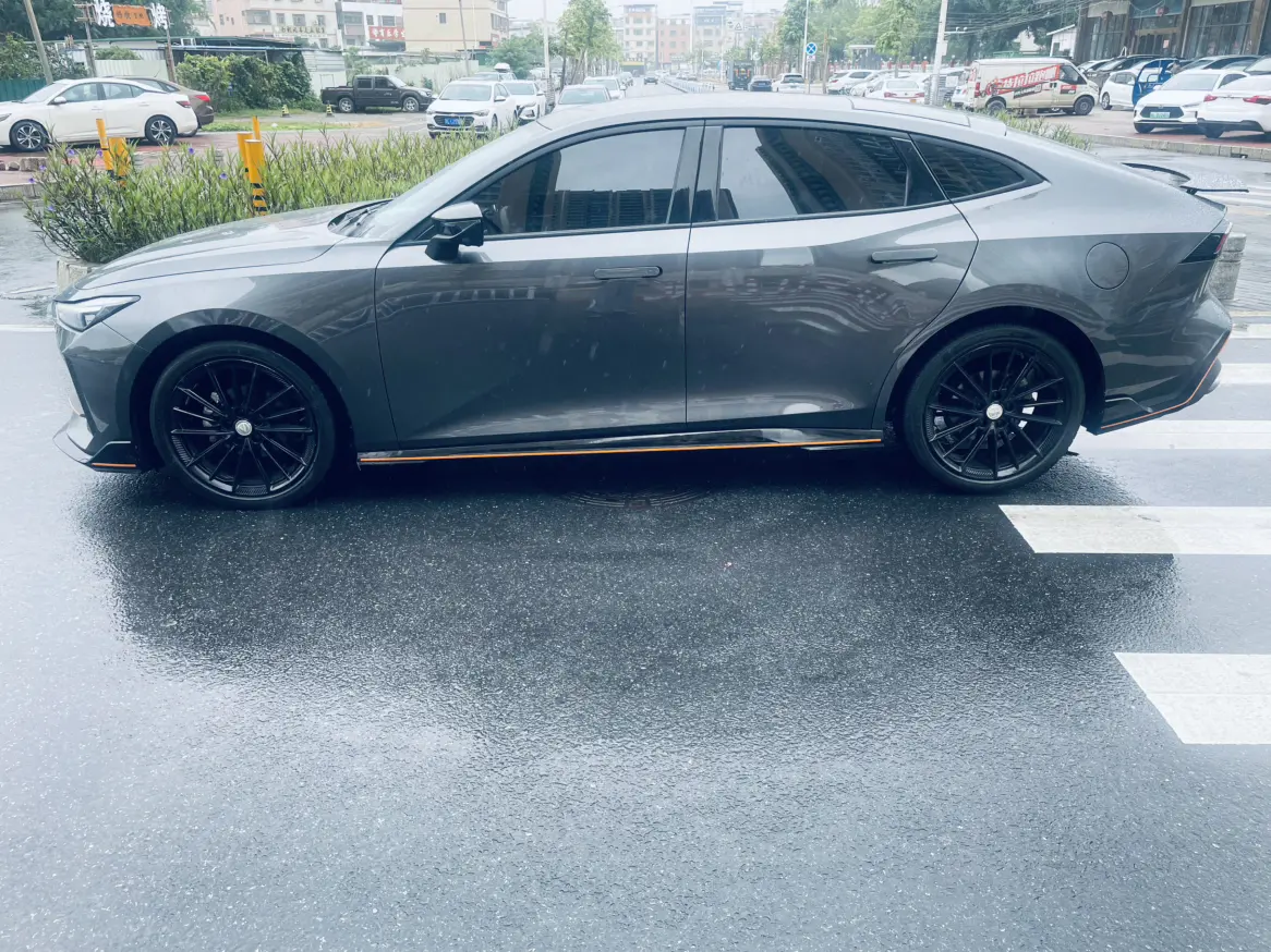 Changan UNI-V