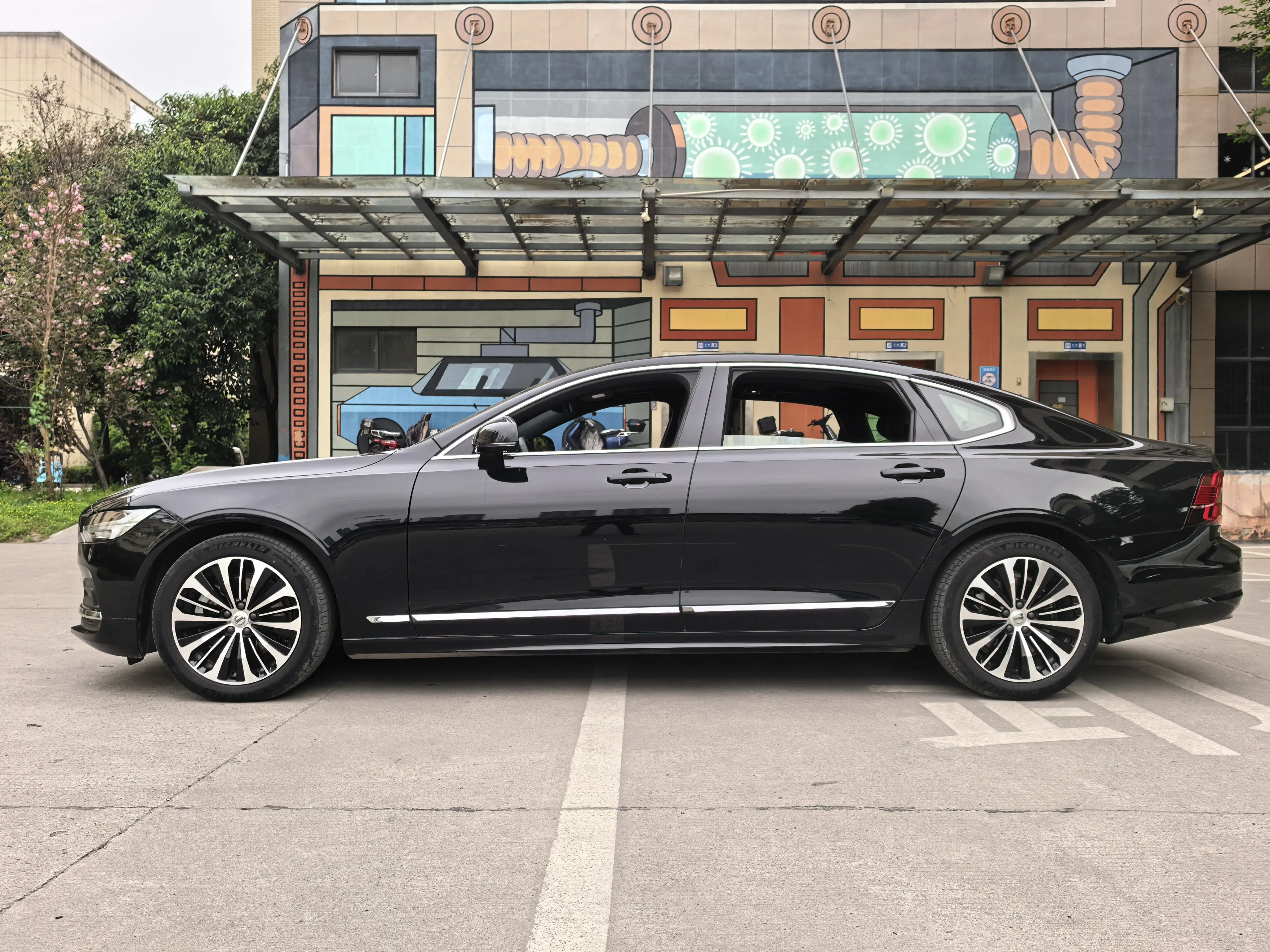 Volvo S90