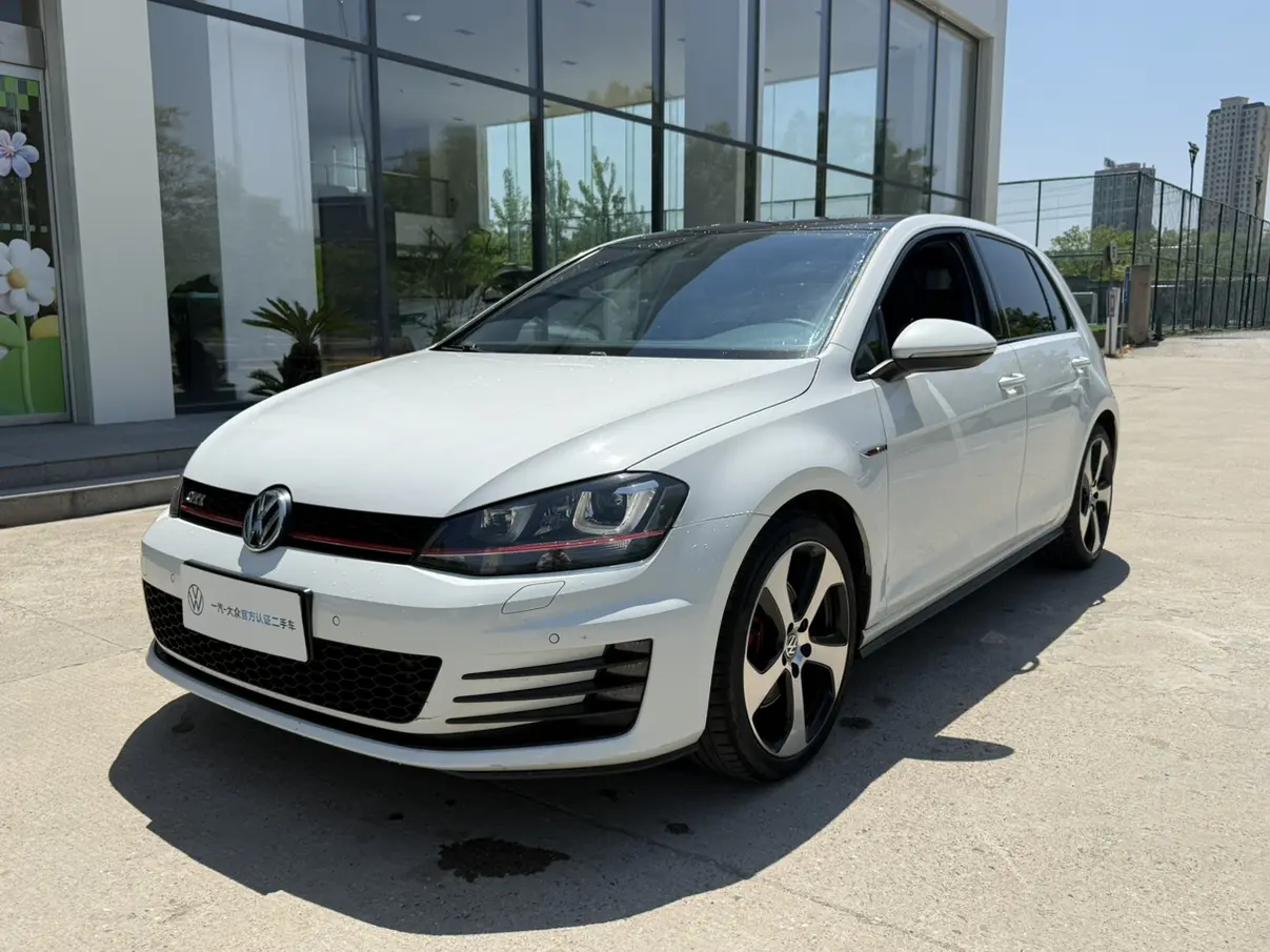 Volkswagen Golf GTI