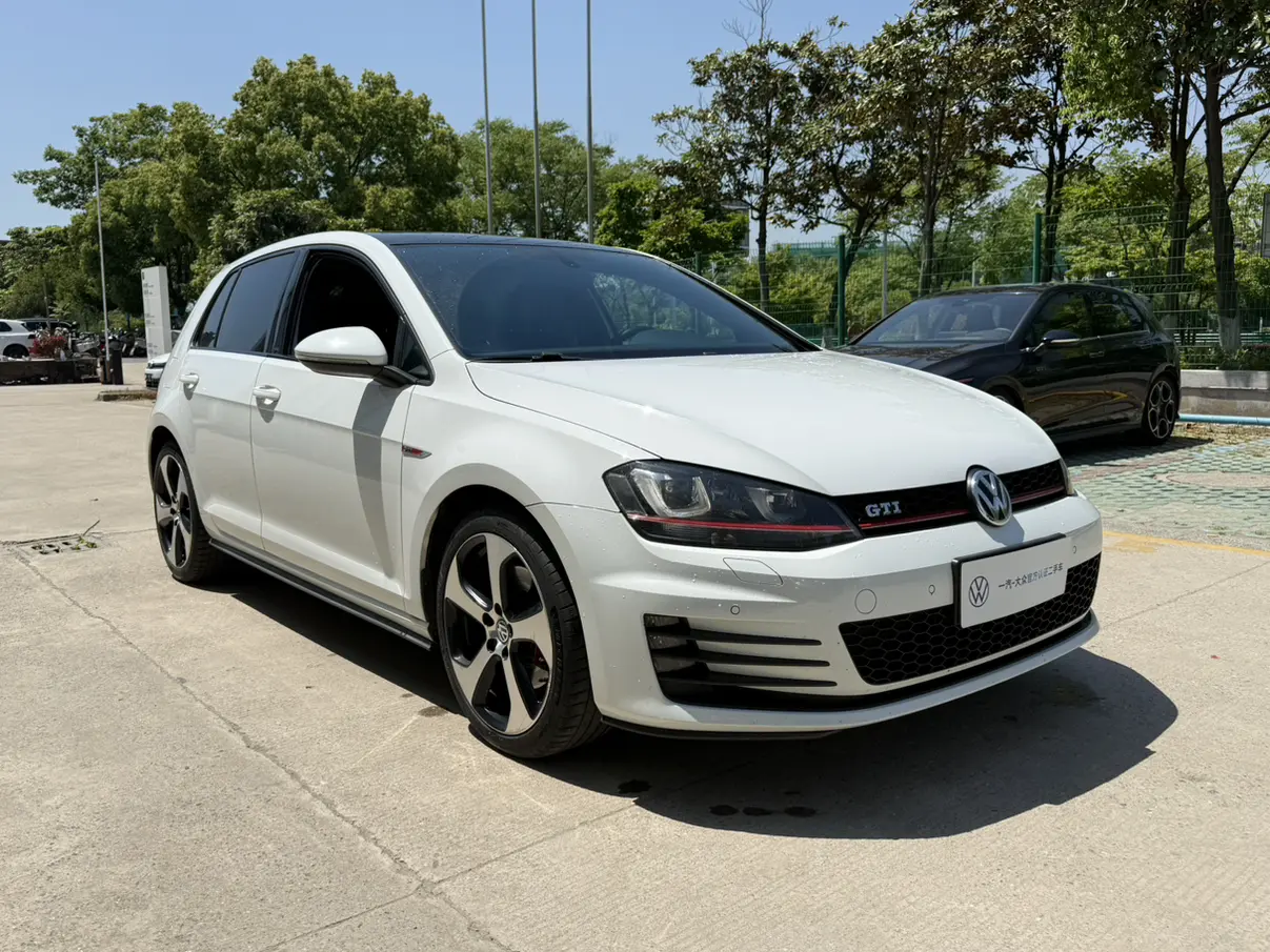 Volkswagen Golf GTI