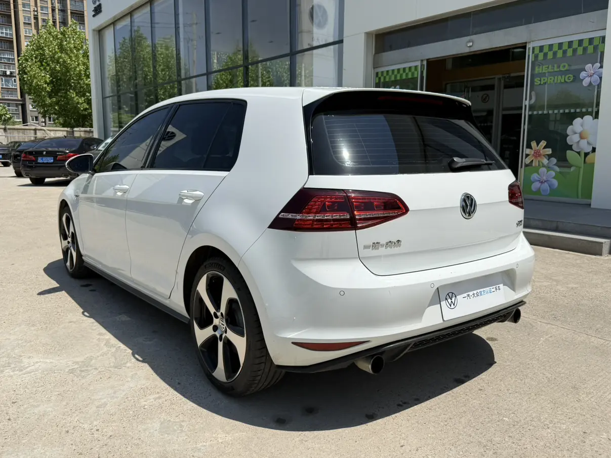 Volkswagen Golf GTI