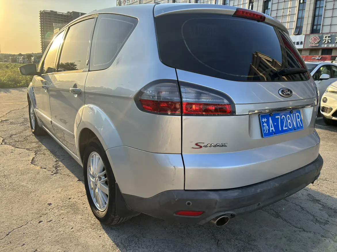 Ford Max