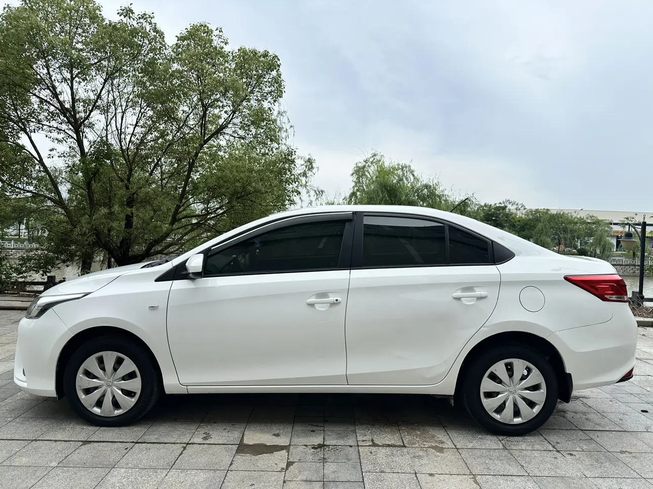 Toyota YARiS L Enjoy