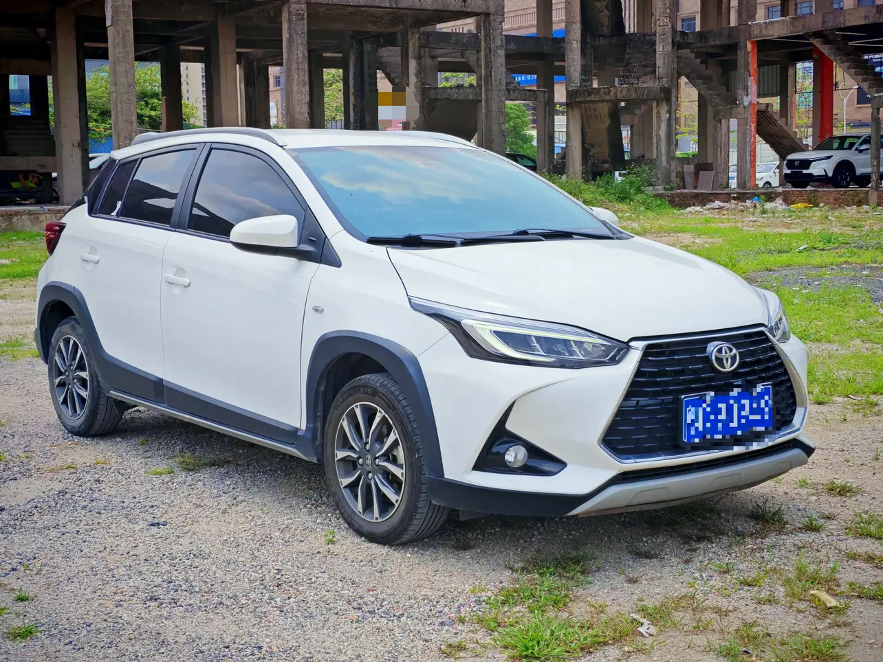 Toyota Yaris L