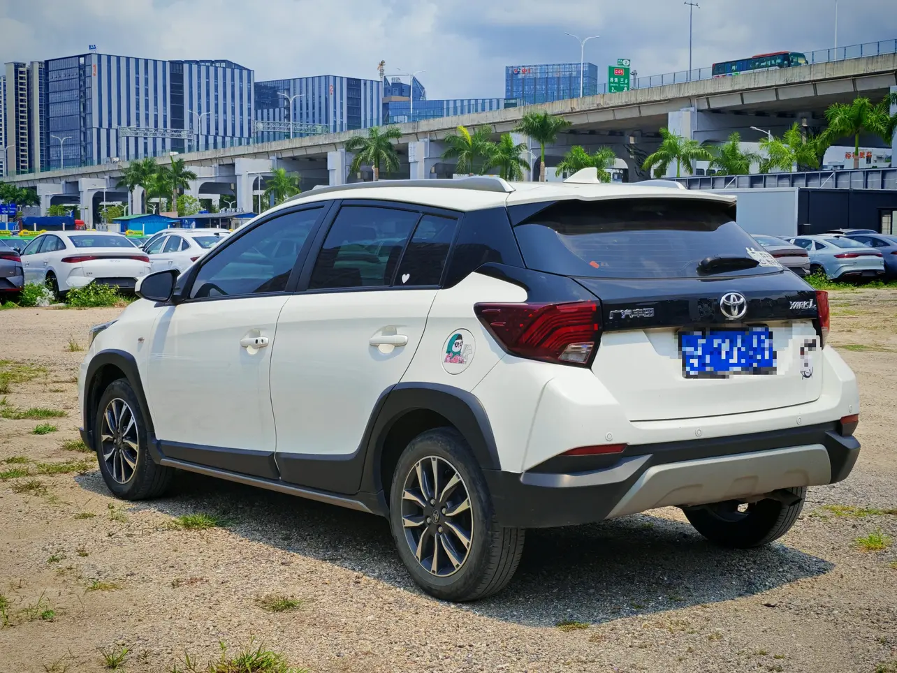 Toyota Yaris L