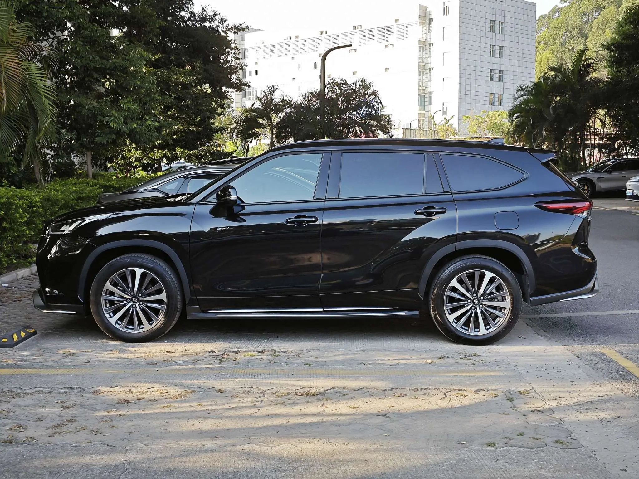 Toyota Crown Kluger