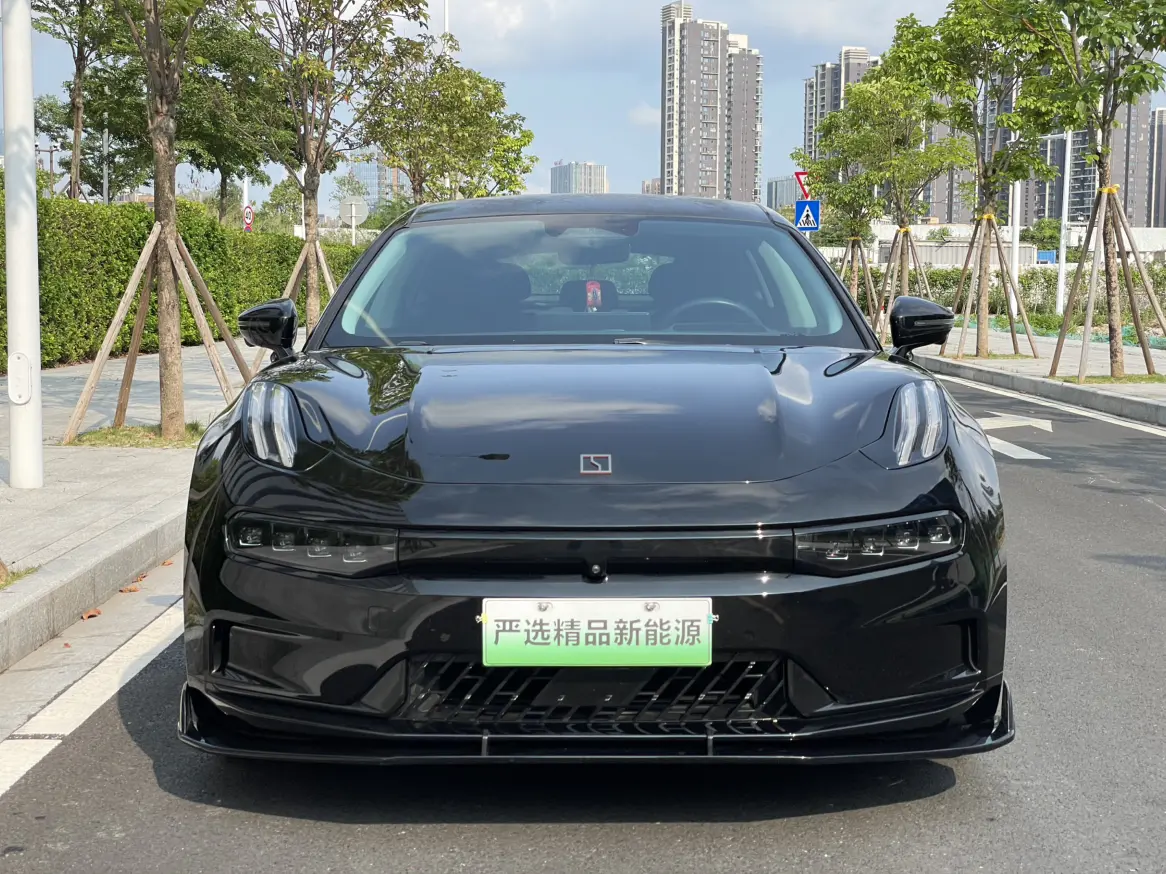 ZEEKR 001